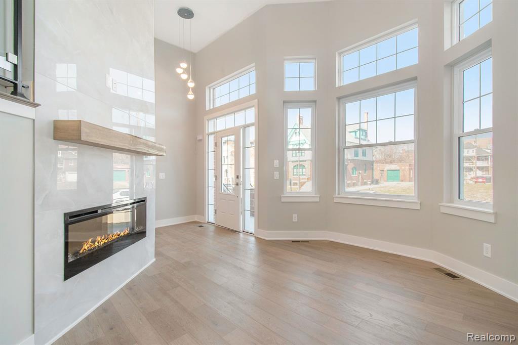 232  Erskine Unit: 23