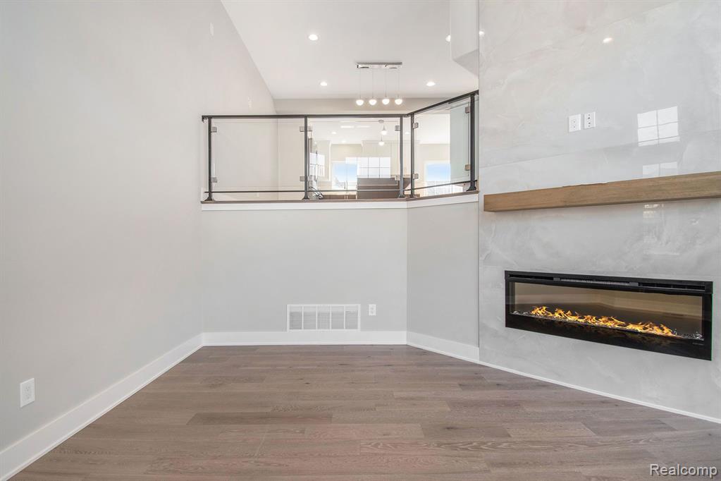 232  Erskine Unit: 23