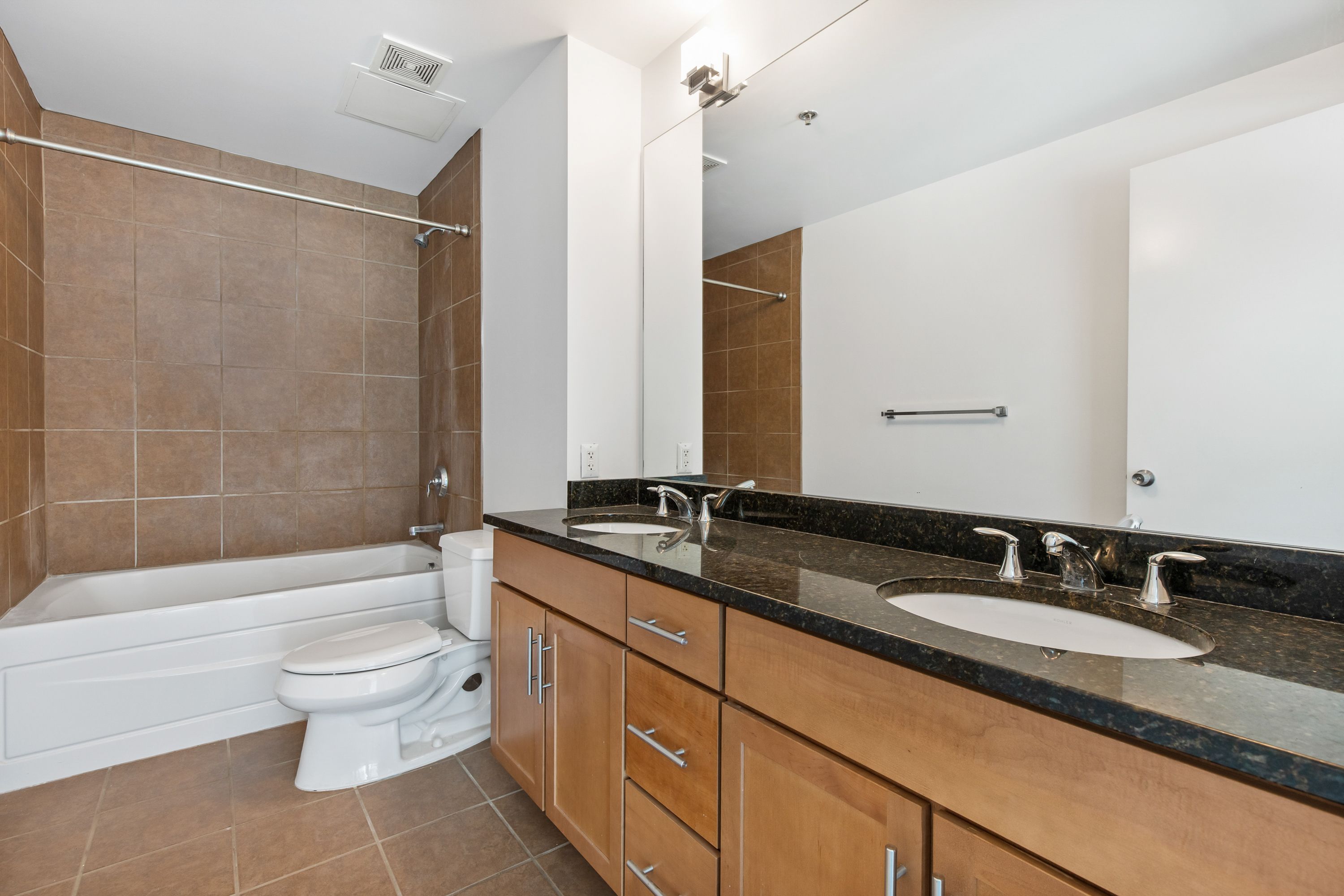 3670 WOODWARD Avenue Unit: 202