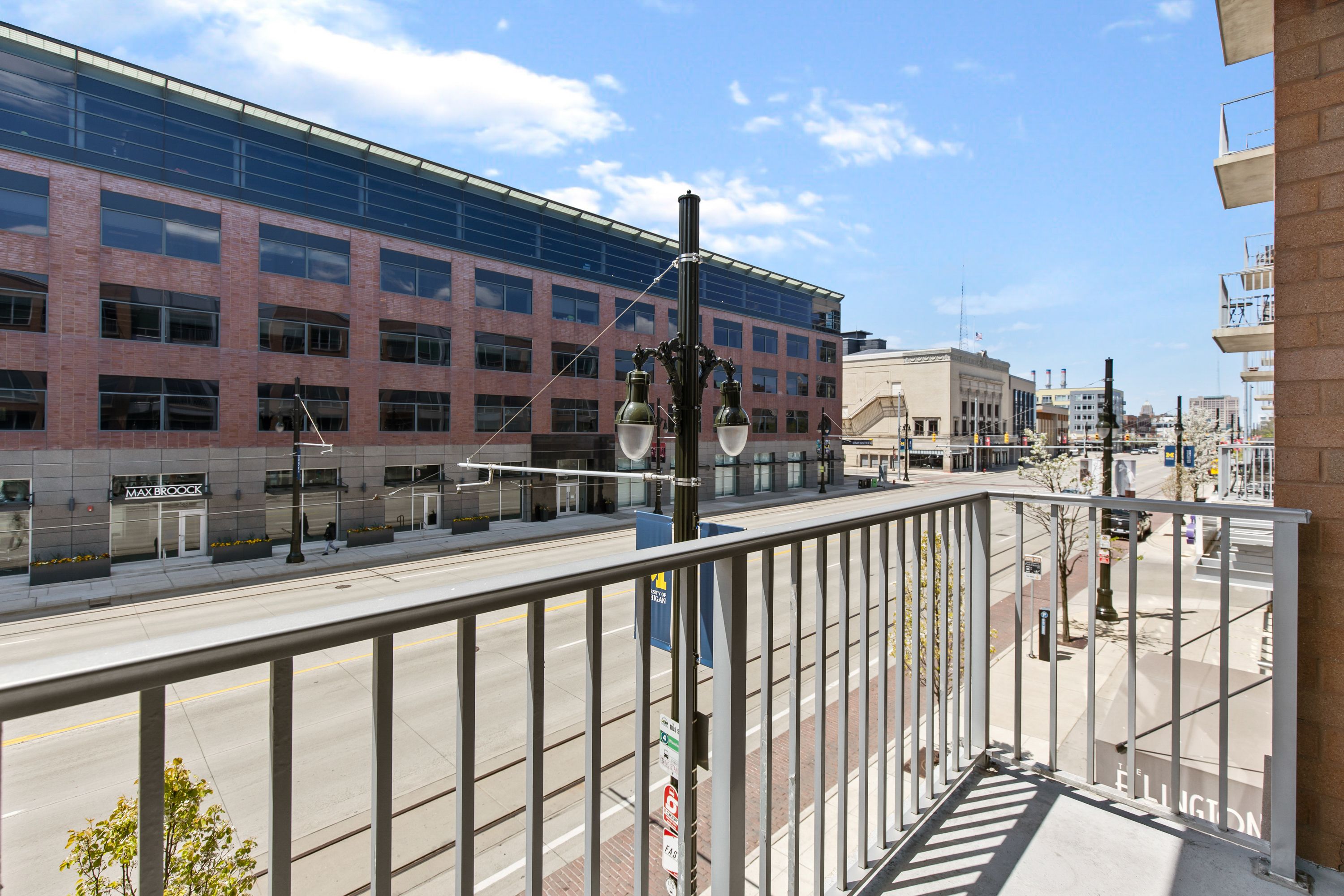 3670 WOODWARD Avenue Unit: 202