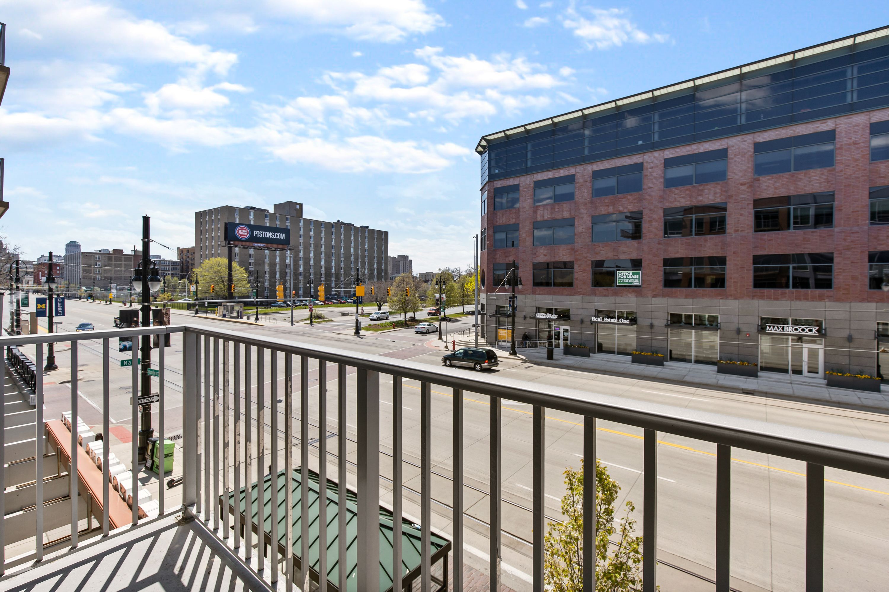3670 WOODWARD Avenue Unit: 202