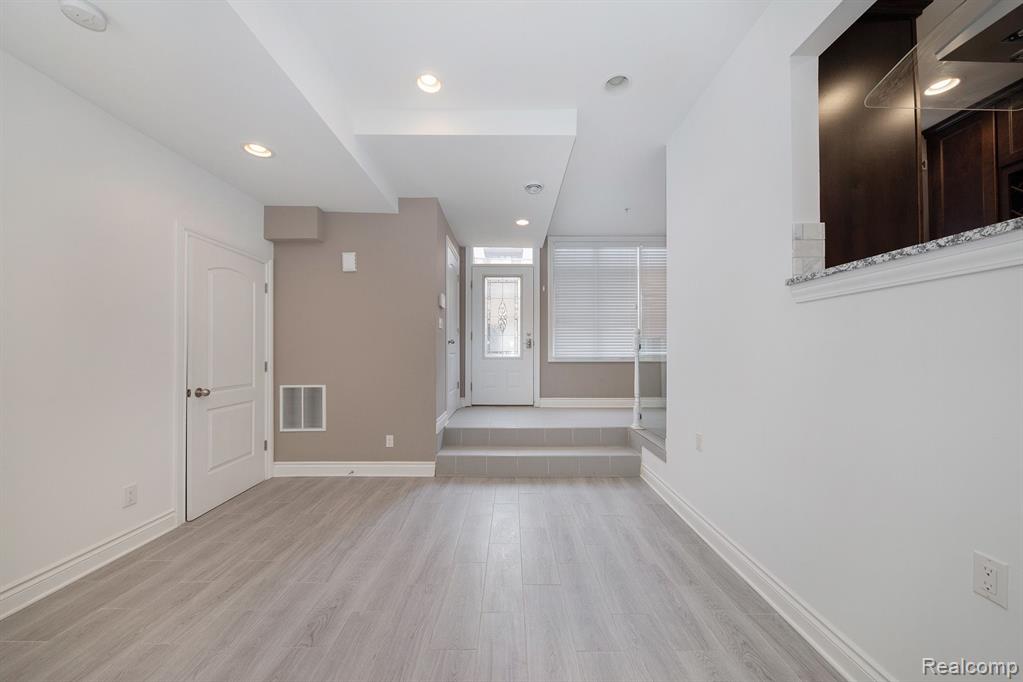 3148 JOHN R Street Unit: 5