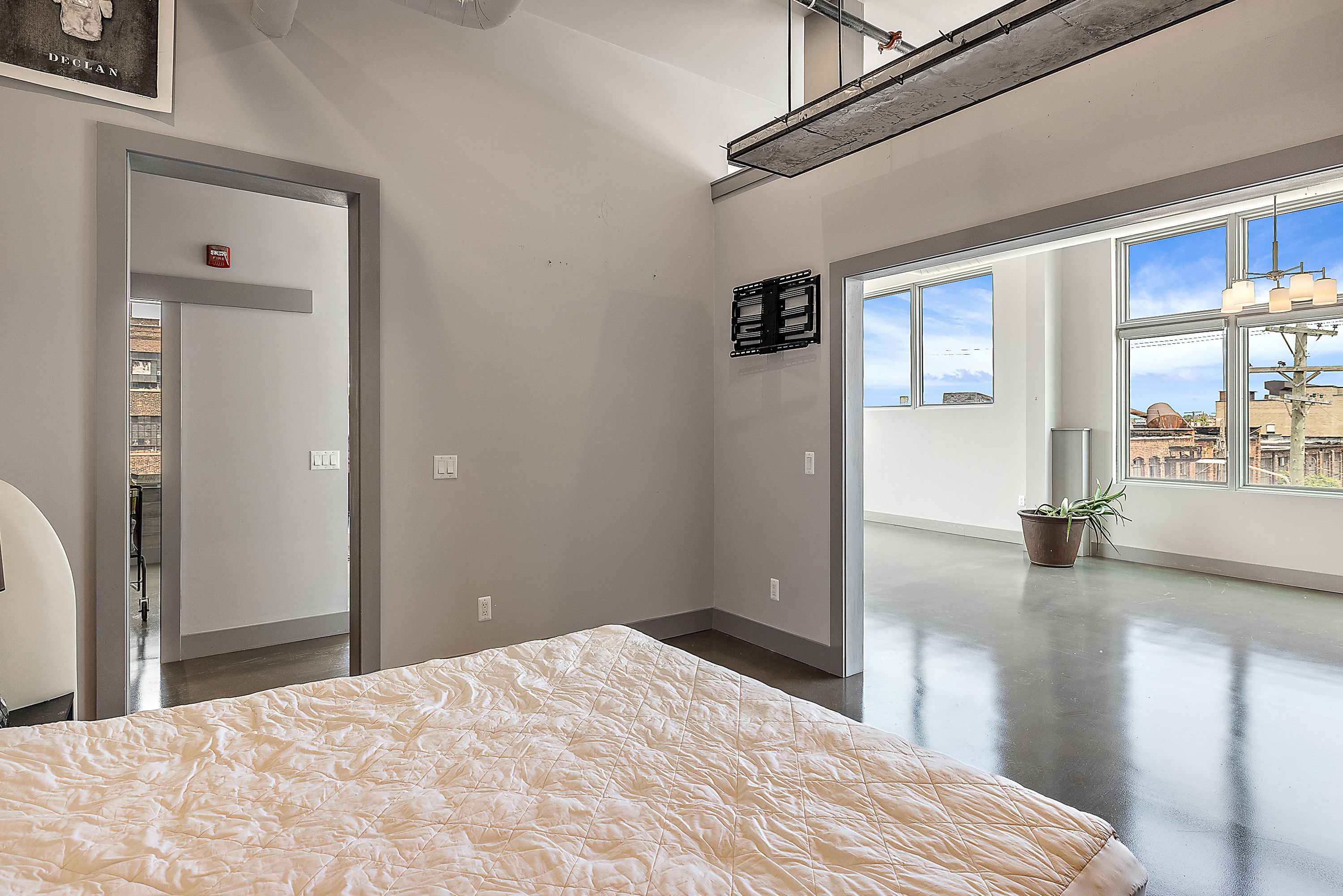 2987 FRANKLIN Street Unit: 9