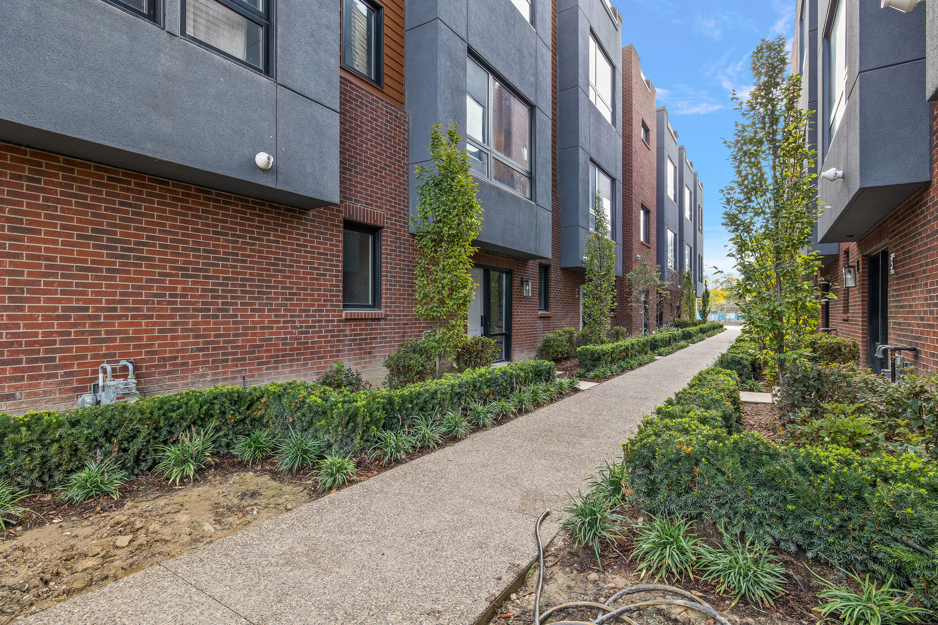 2037 11th Street Unit: 11