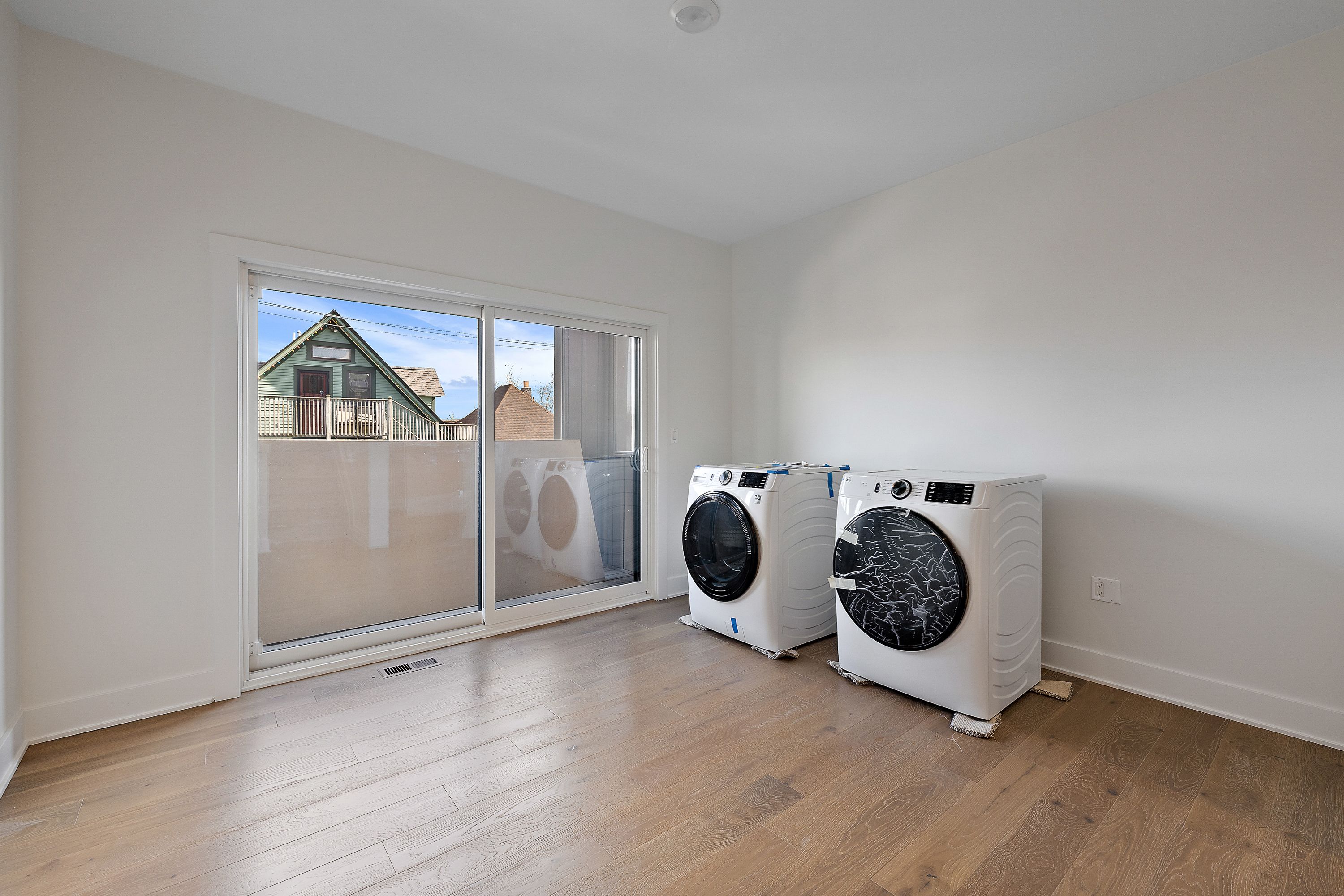 2037 11th Street Unit: 11