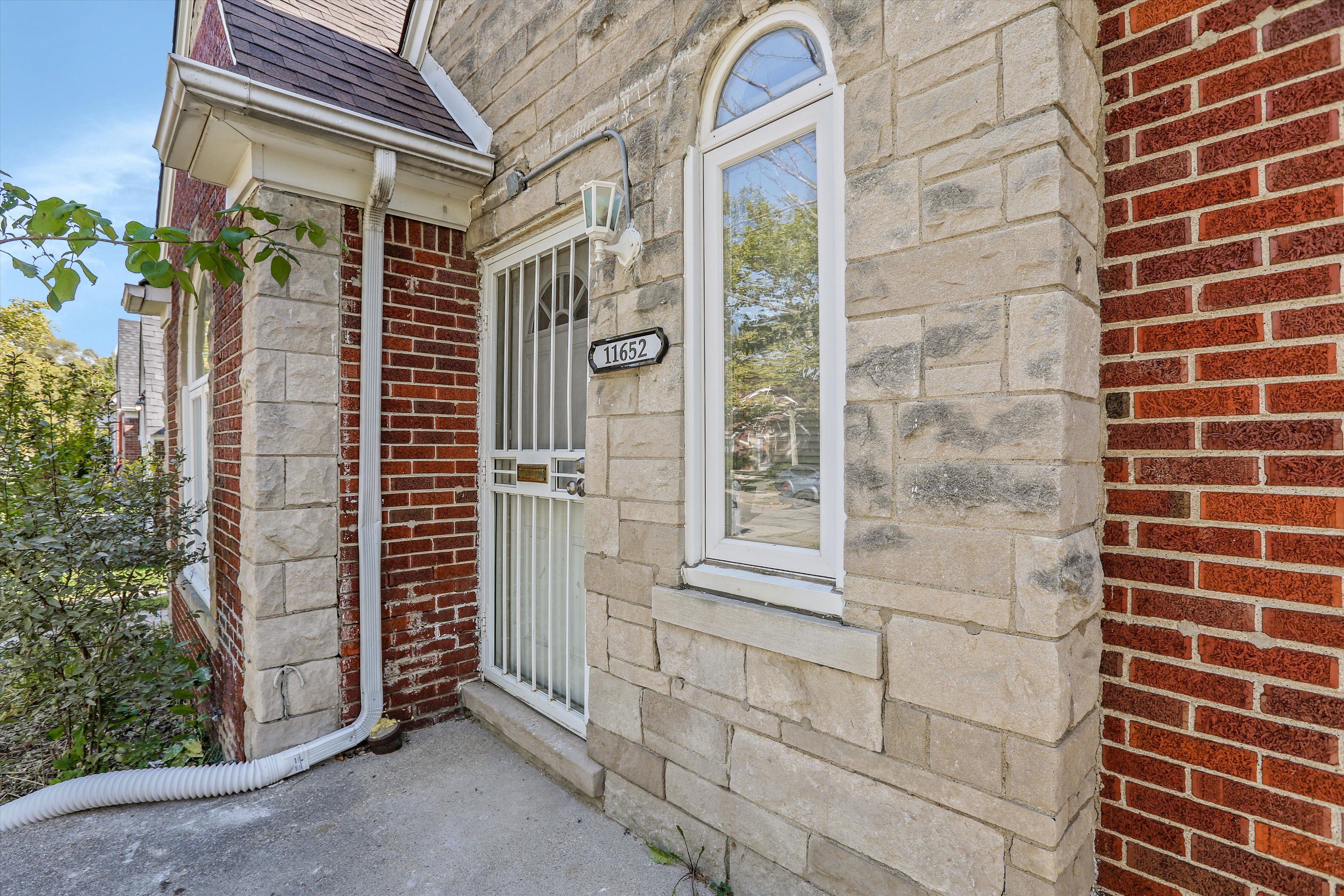 11652 LAKEPOINTE Street