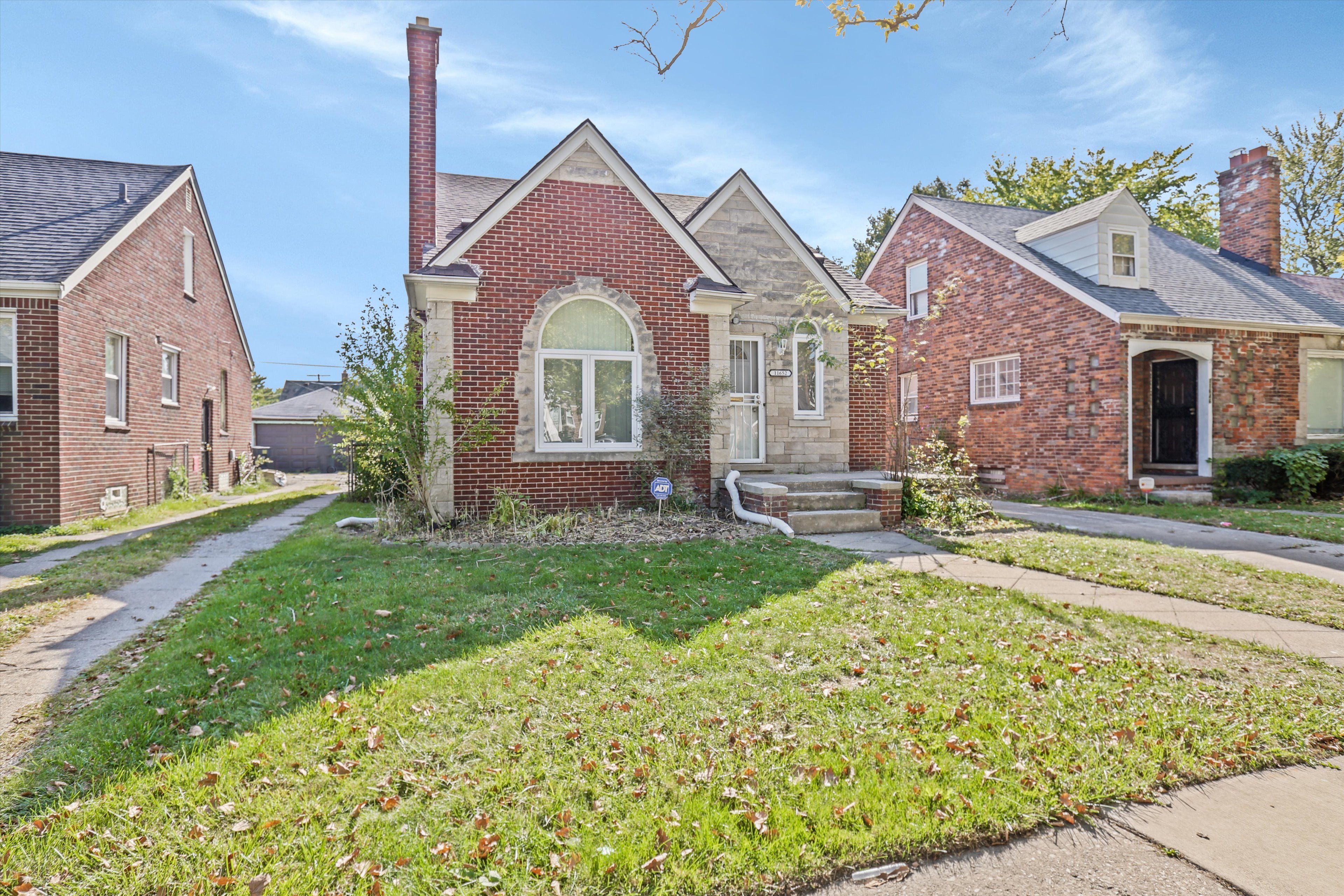 11652 LAKEPOINTE Street