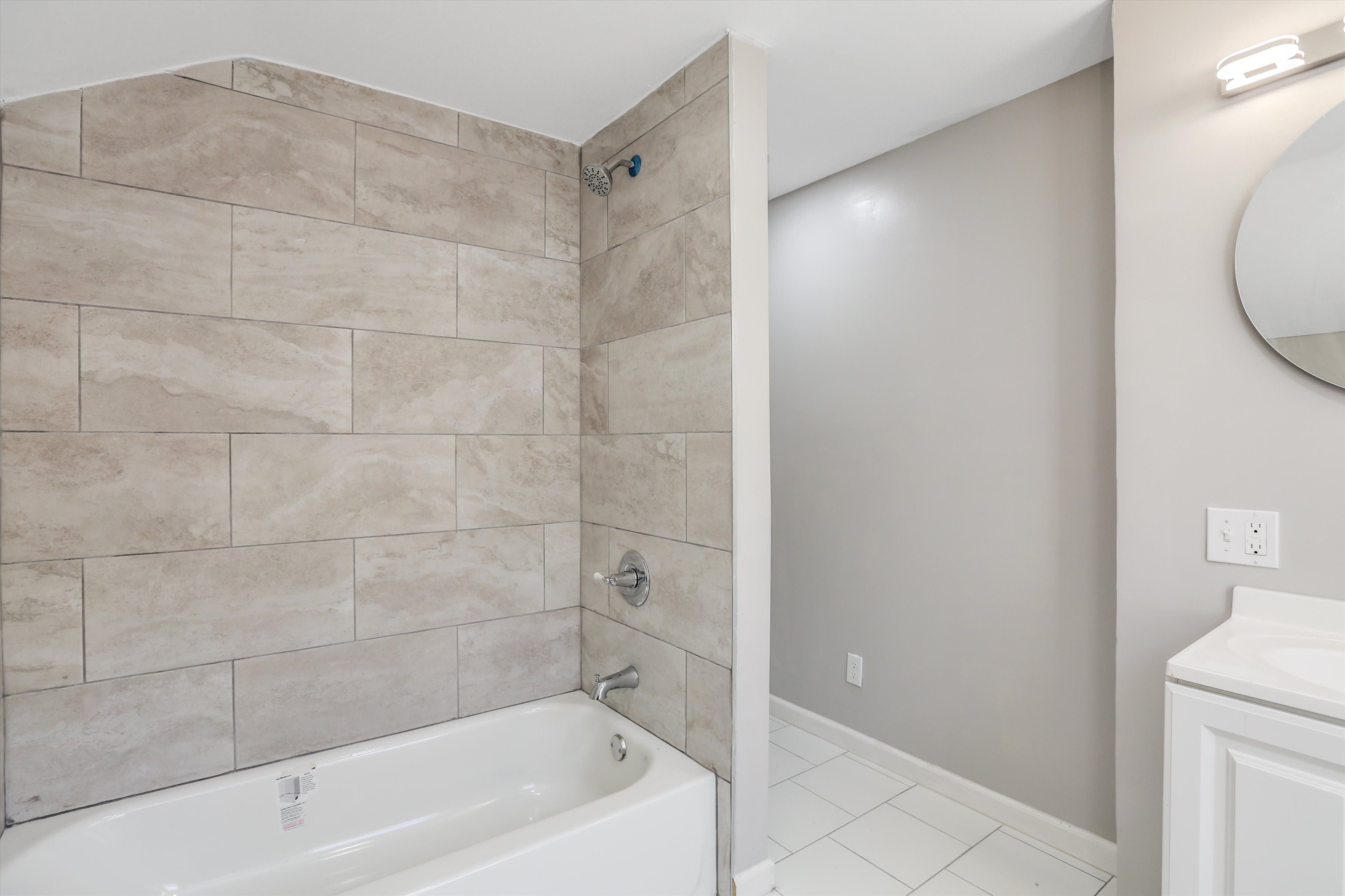 11652 LAKEPOINTE Street