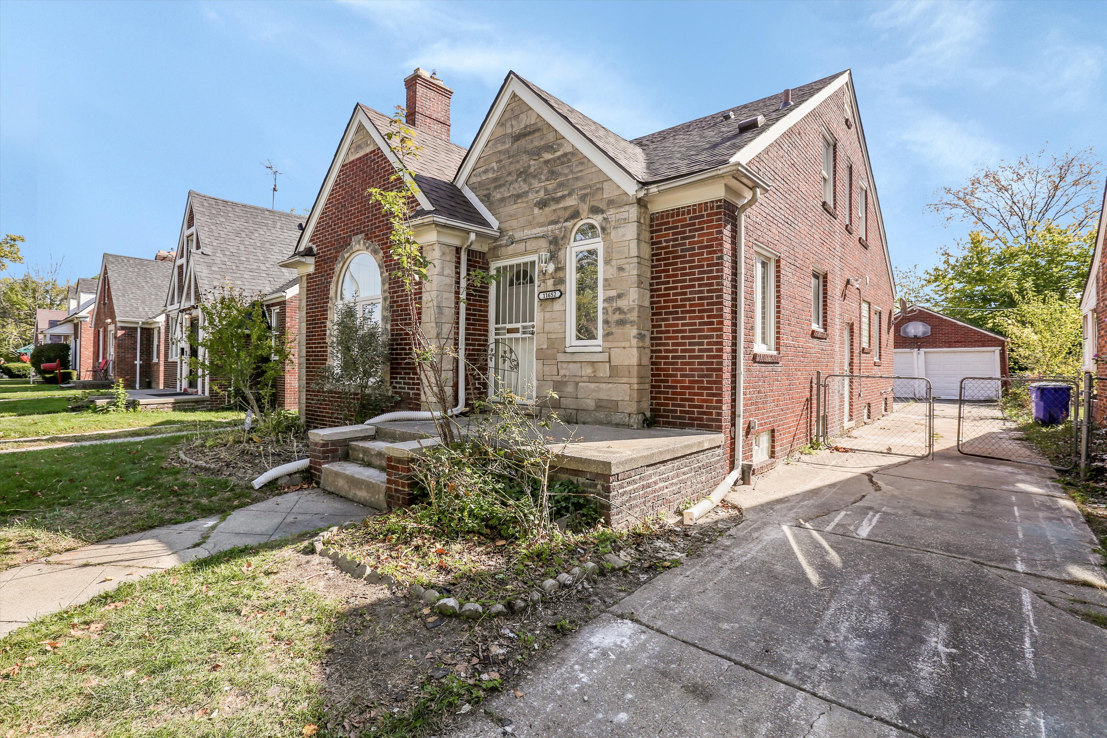 11652 LAKEPOINTE Street