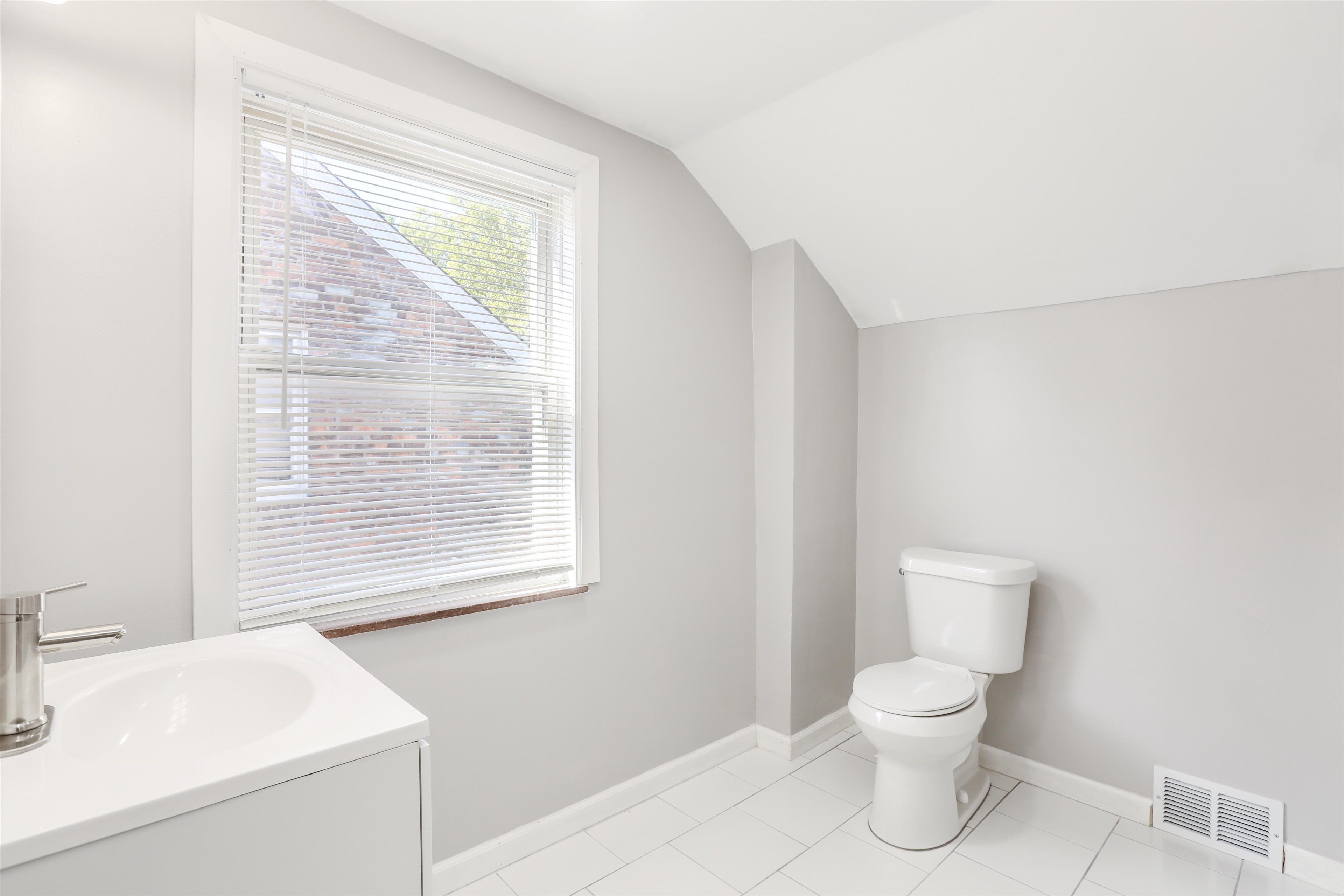 11652 LAKEPOINTE Street