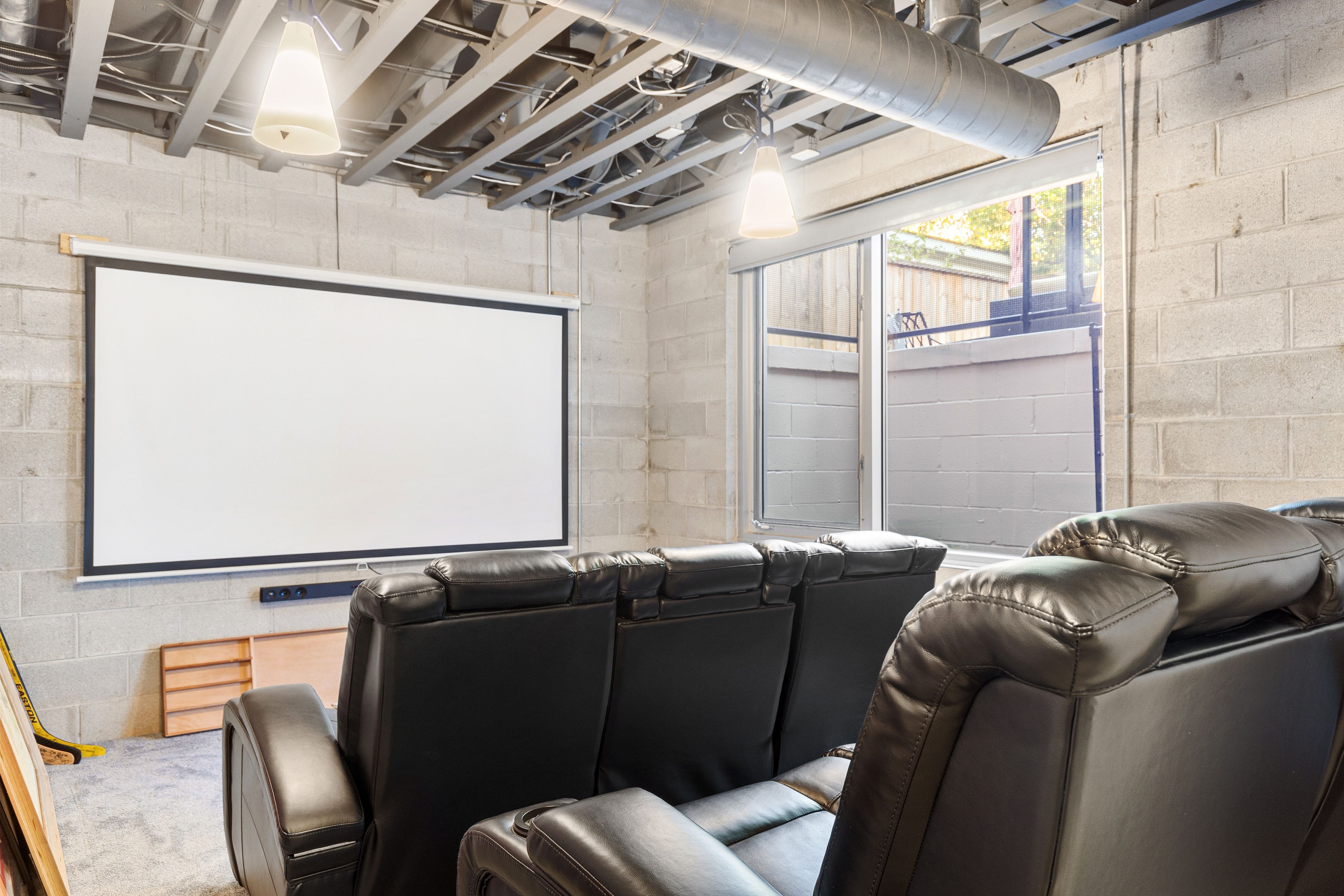 1013 HUMPHREY Avenue