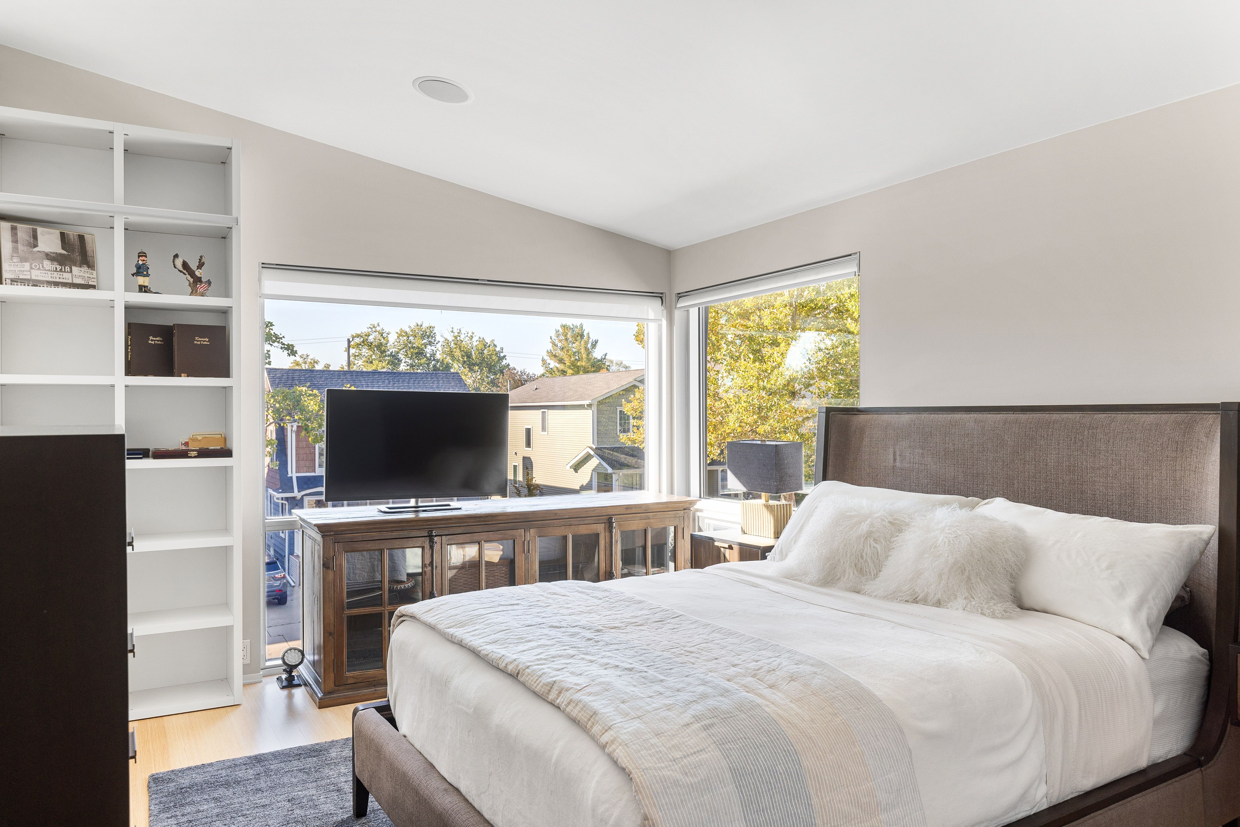 1013 HUMPHREY Avenue