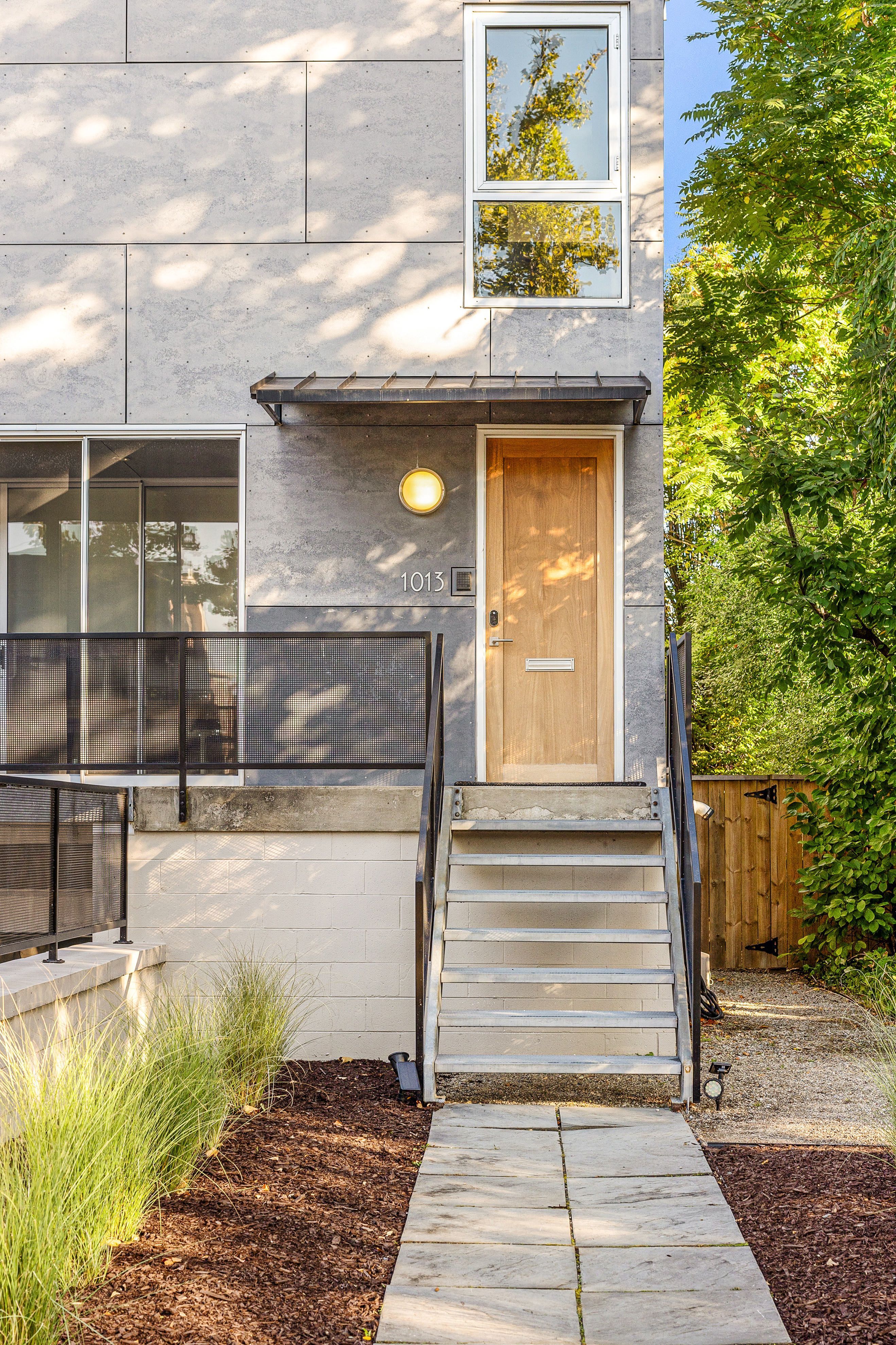 1013 HUMPHREY Avenue