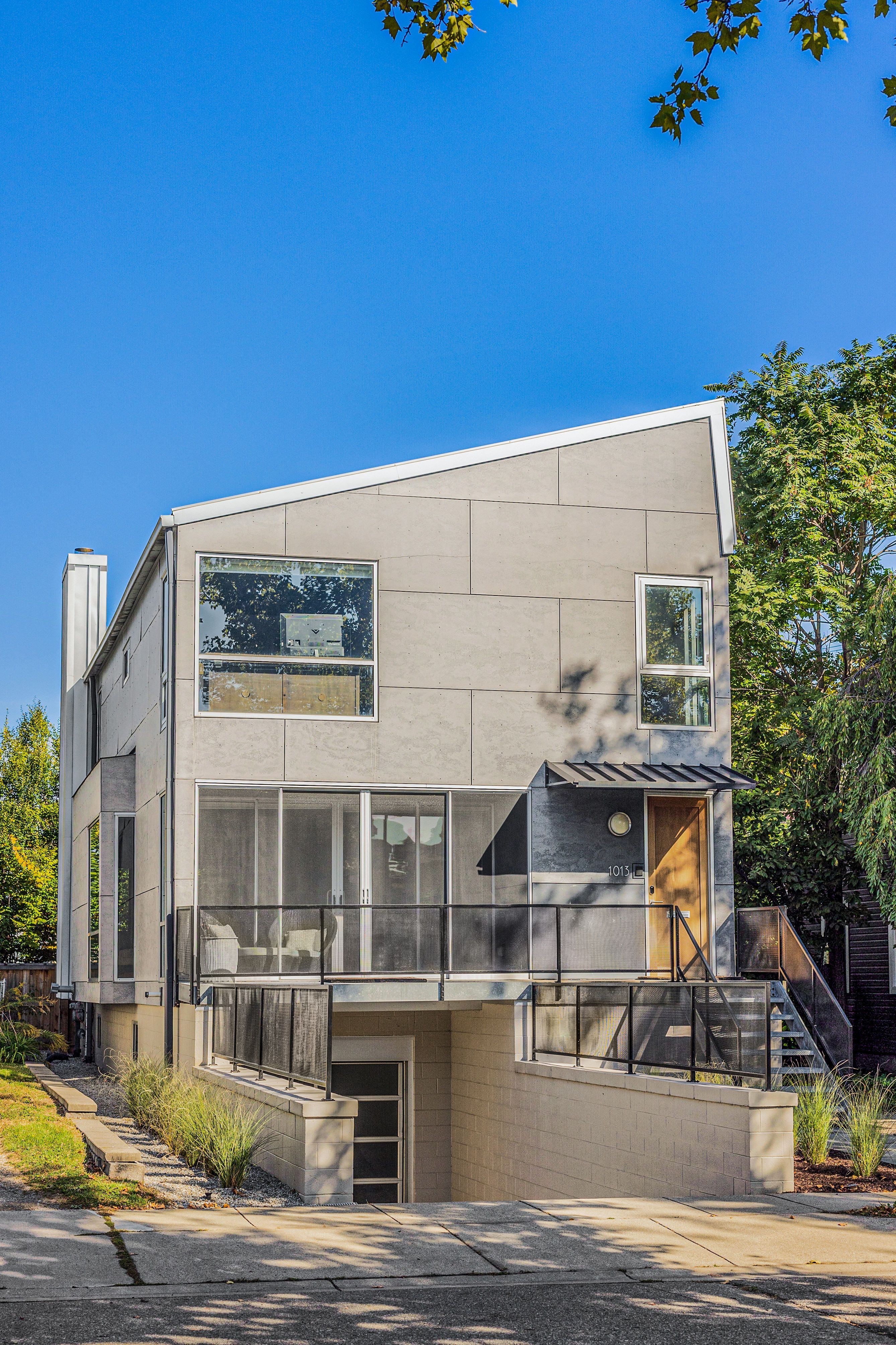 1013 HUMPHREY Avenue