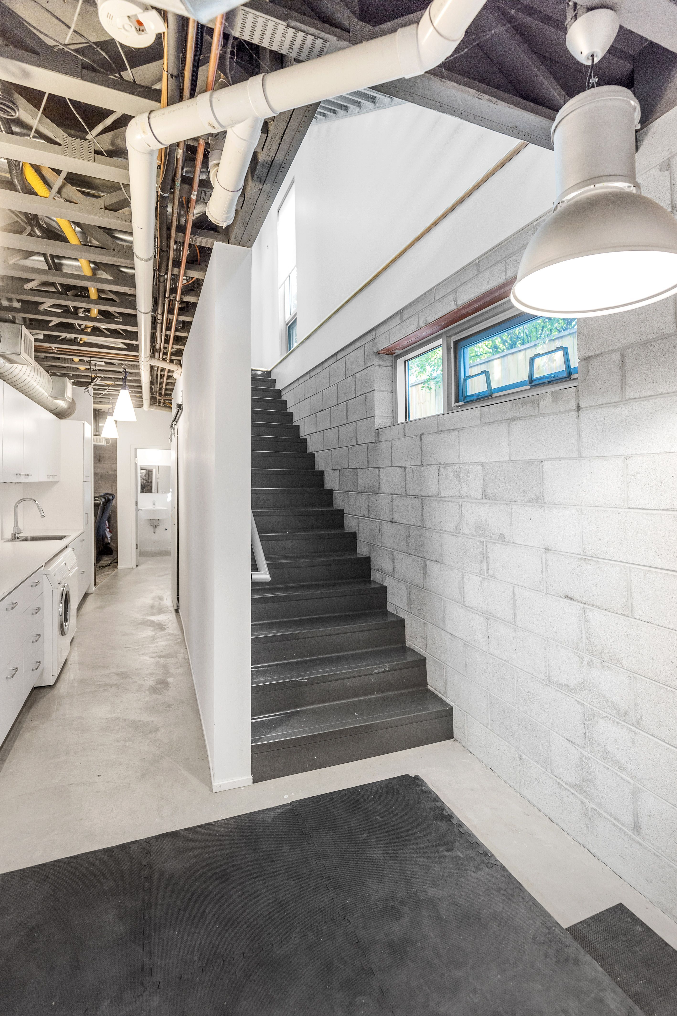 1013 HUMPHREY Avenue