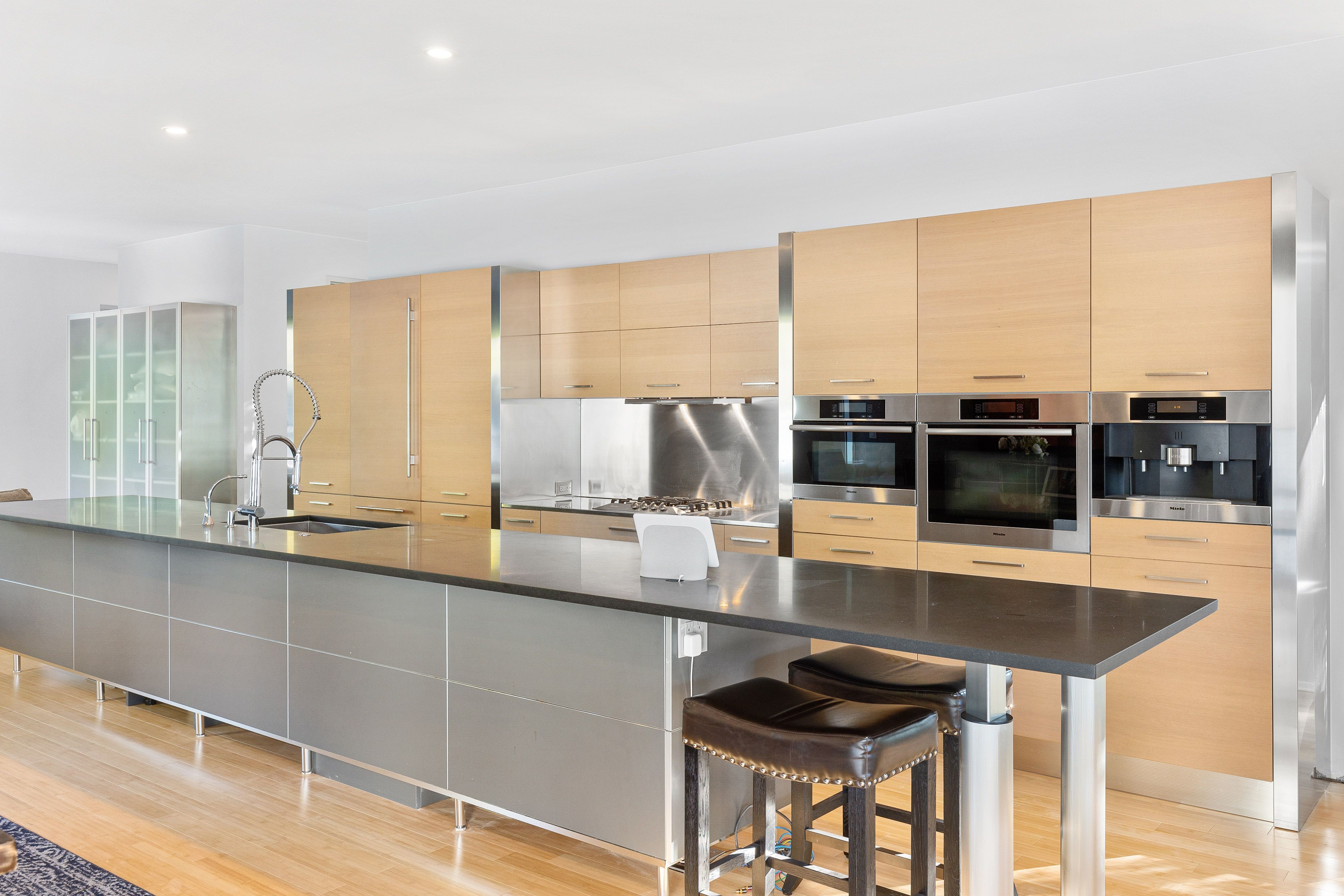 1013 HUMPHREY Avenue