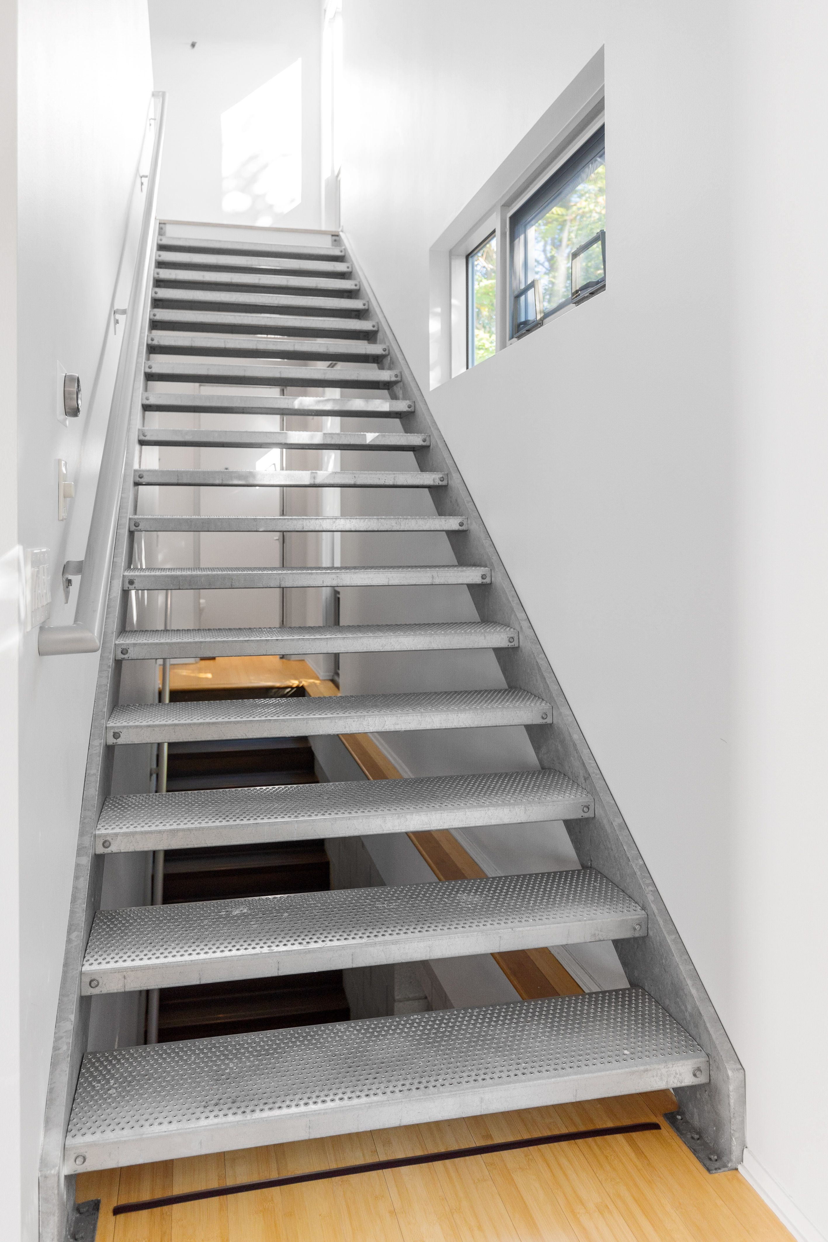 1013 HUMPHREY Avenue