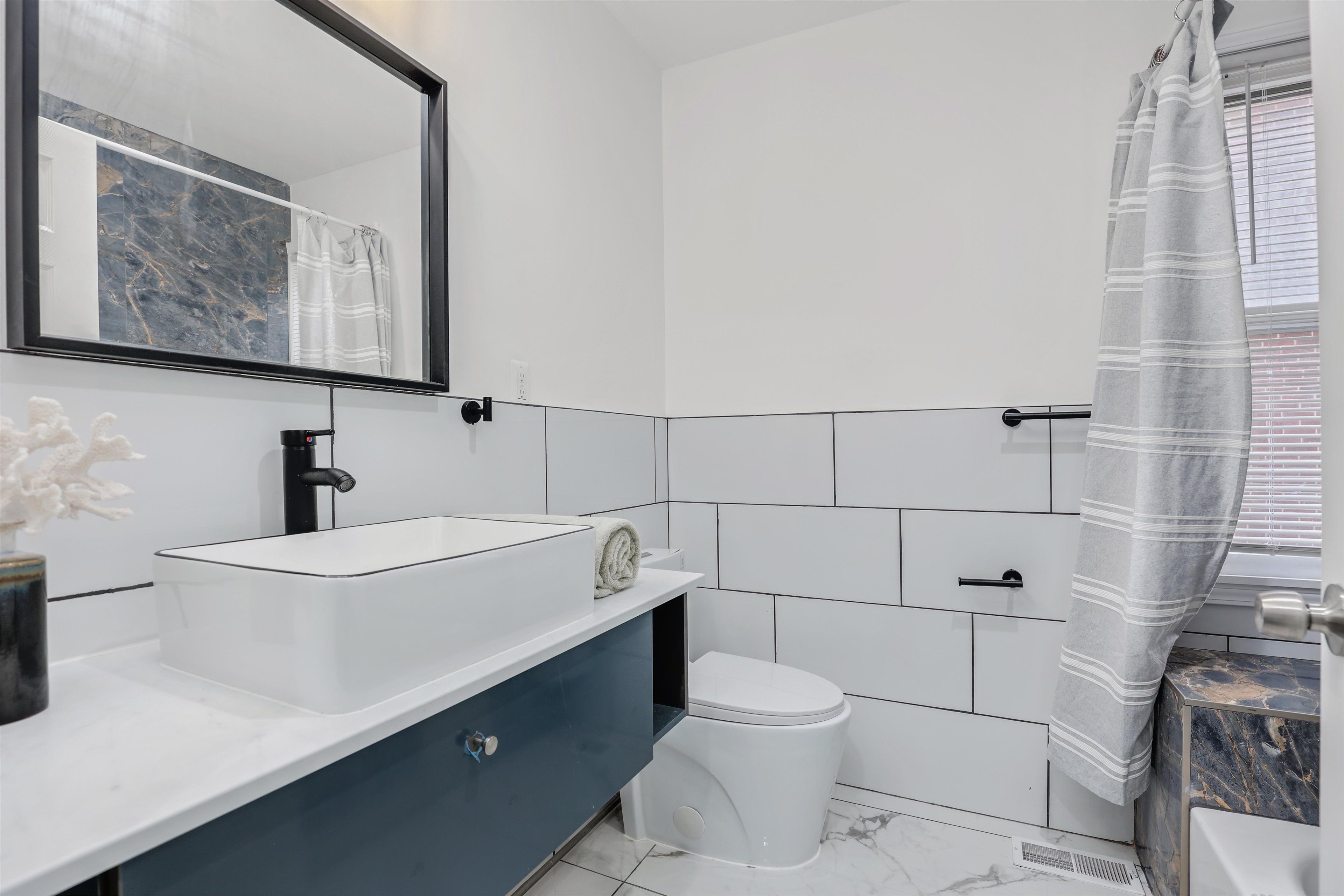 5590 DEVONSHIRE Road