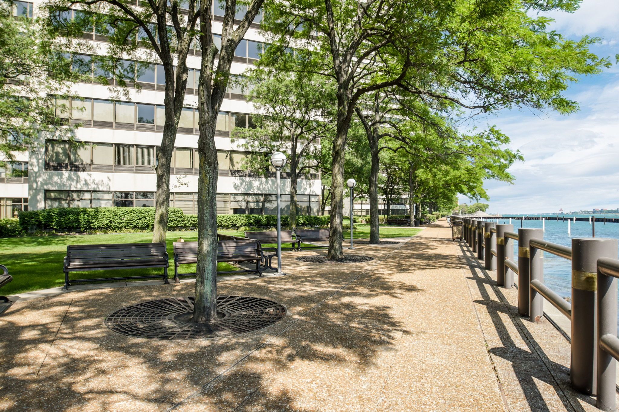 1001 W Jeffferson Avenue Unit: 9B