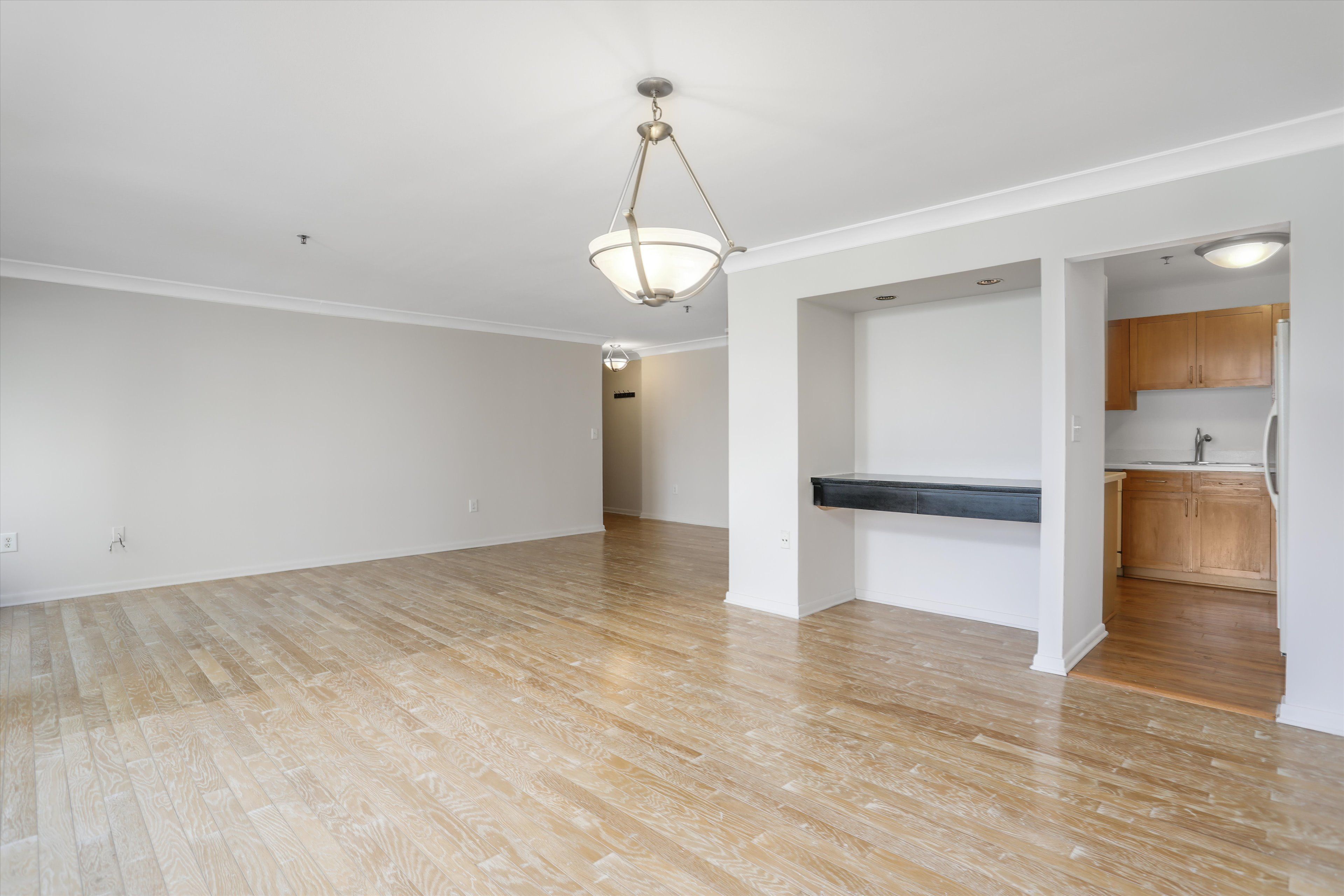 1001 W Jeffferson Avenue Unit: 9B