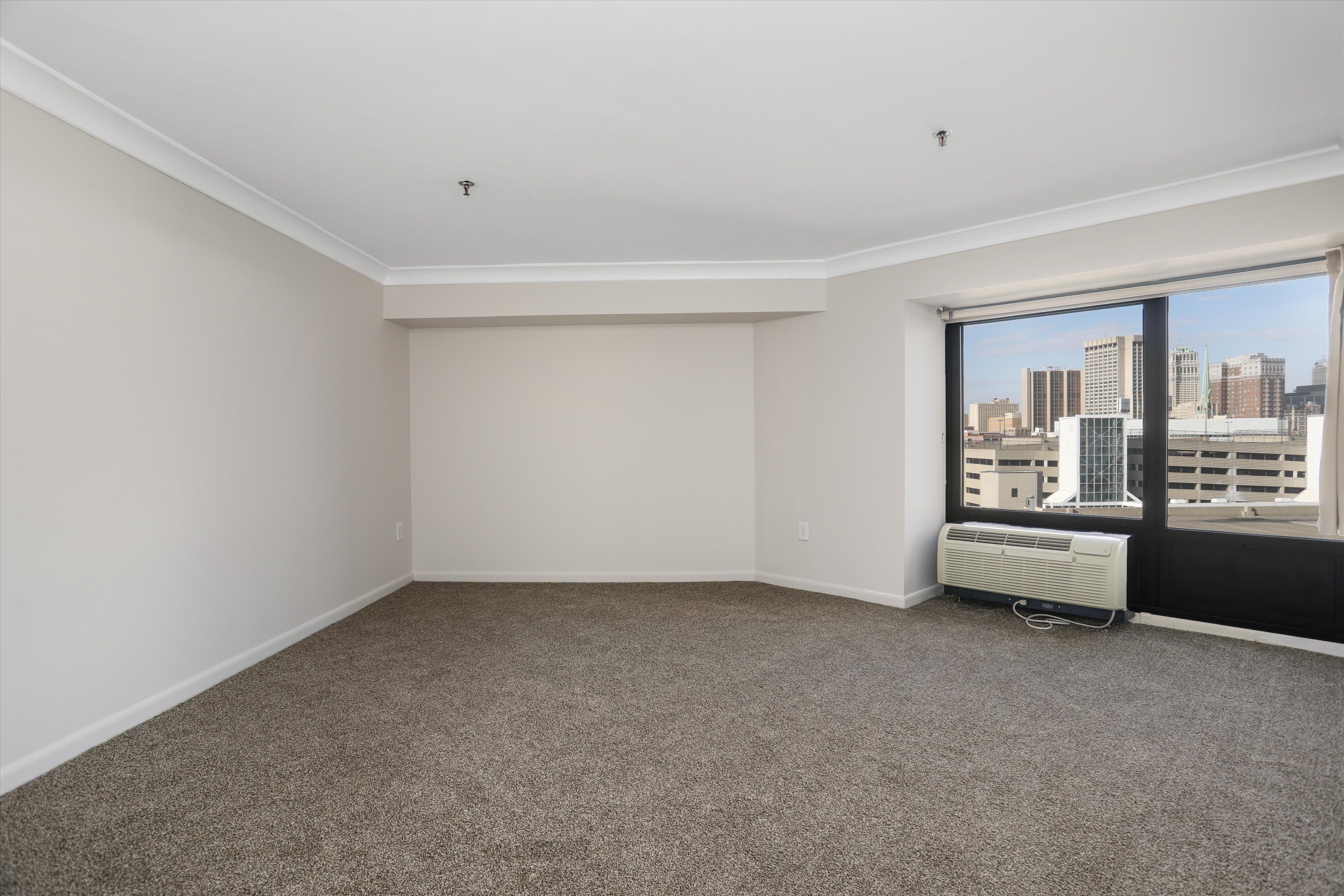 1001 W Jeffferson Avenue Unit: 9B