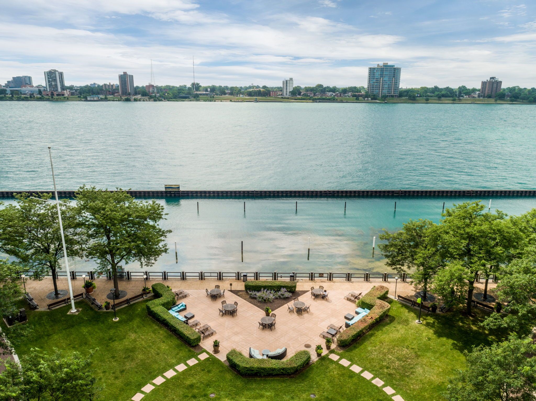 1001 W Jeffferson Avenue Unit: 9B