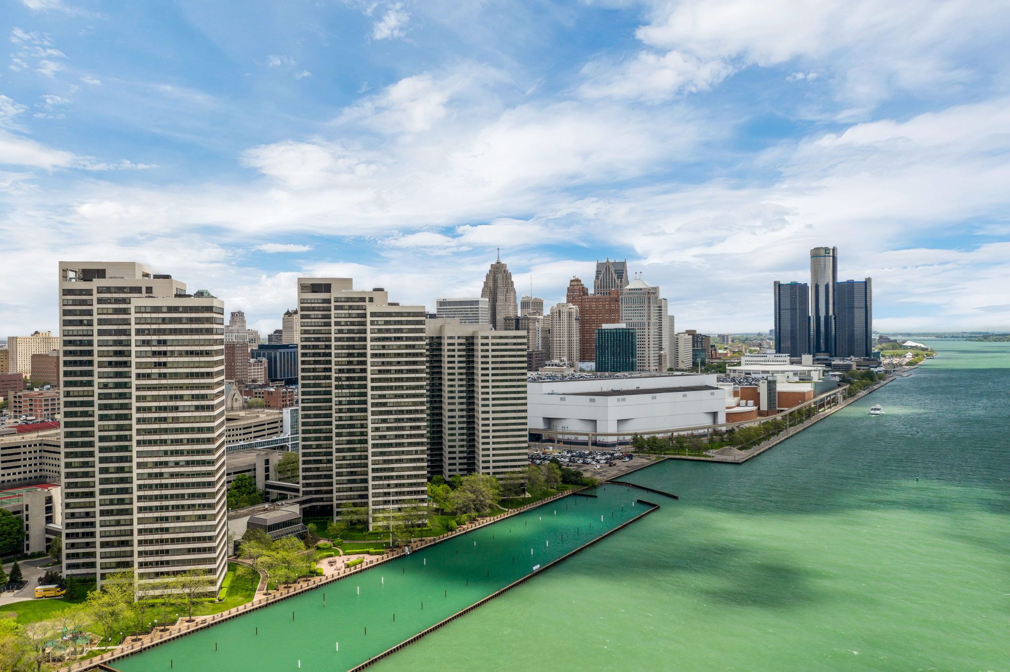 1001 W Jeffferson Avenue Unit: 9B