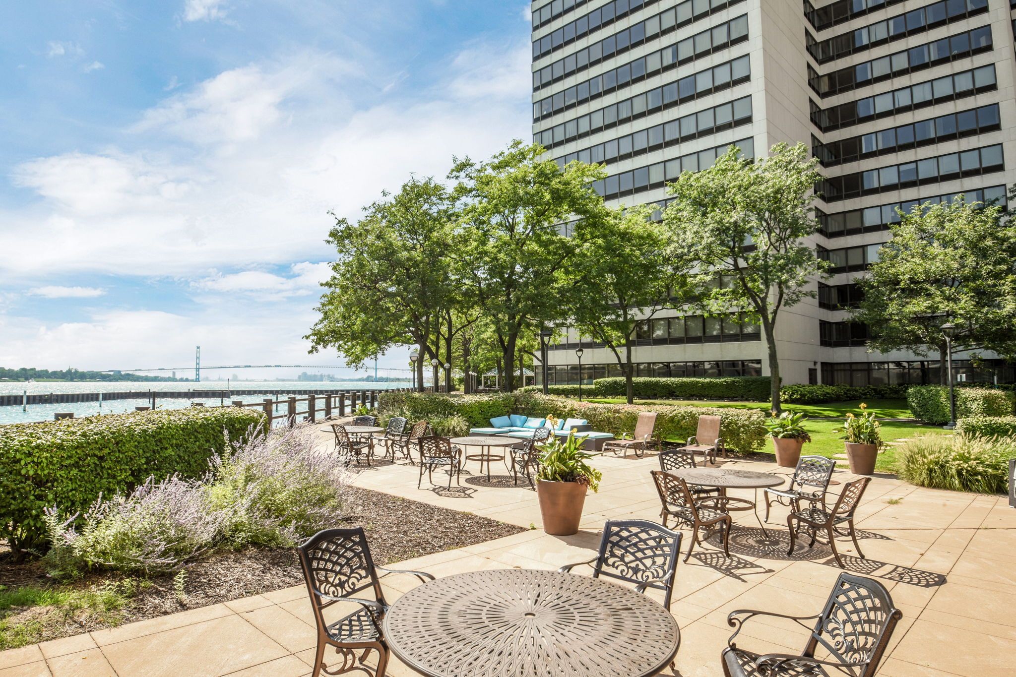 1001 W Jeffferson Avenue Unit: 9B