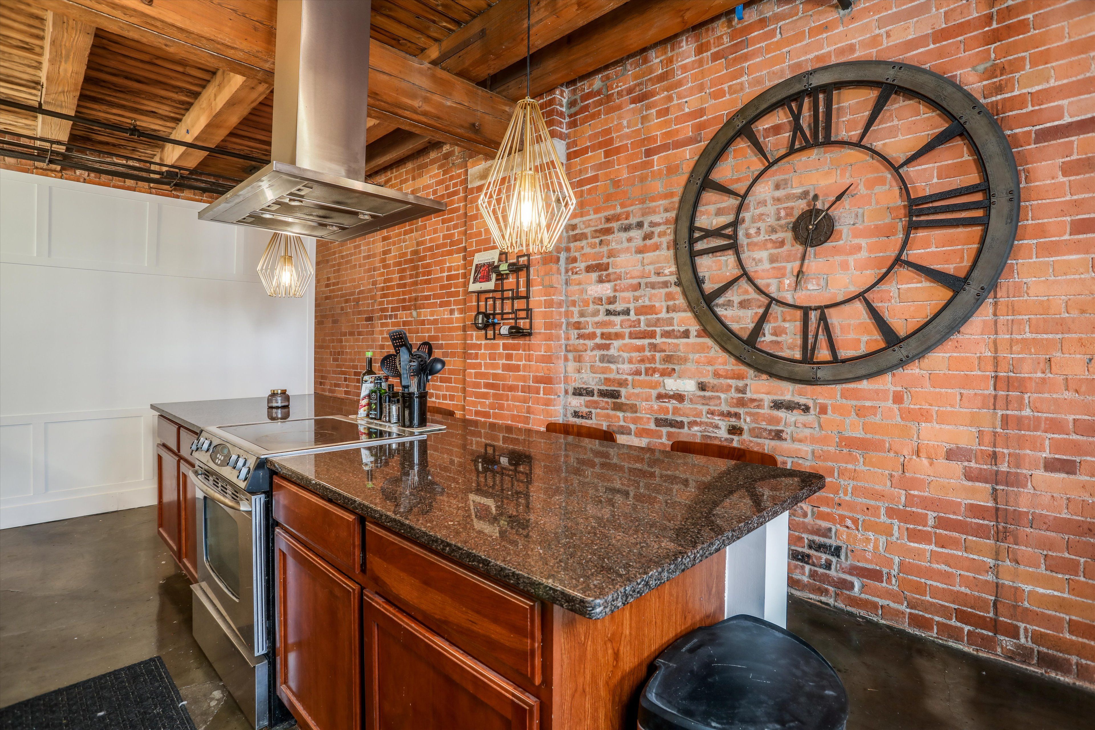 6533 E Jefferson Avenue Unit: 115W