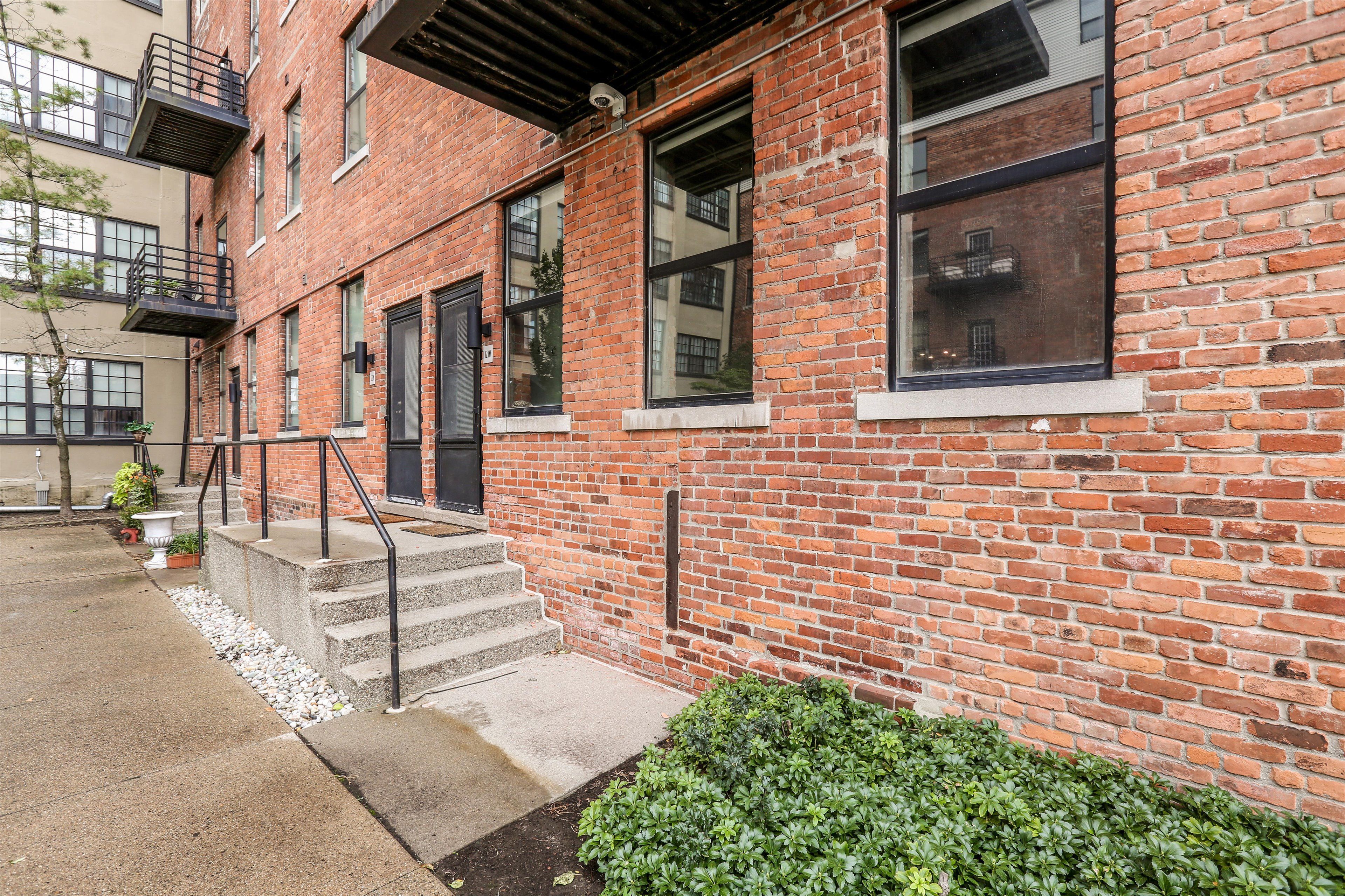 6533 E Jefferson Avenue Unit: 115W