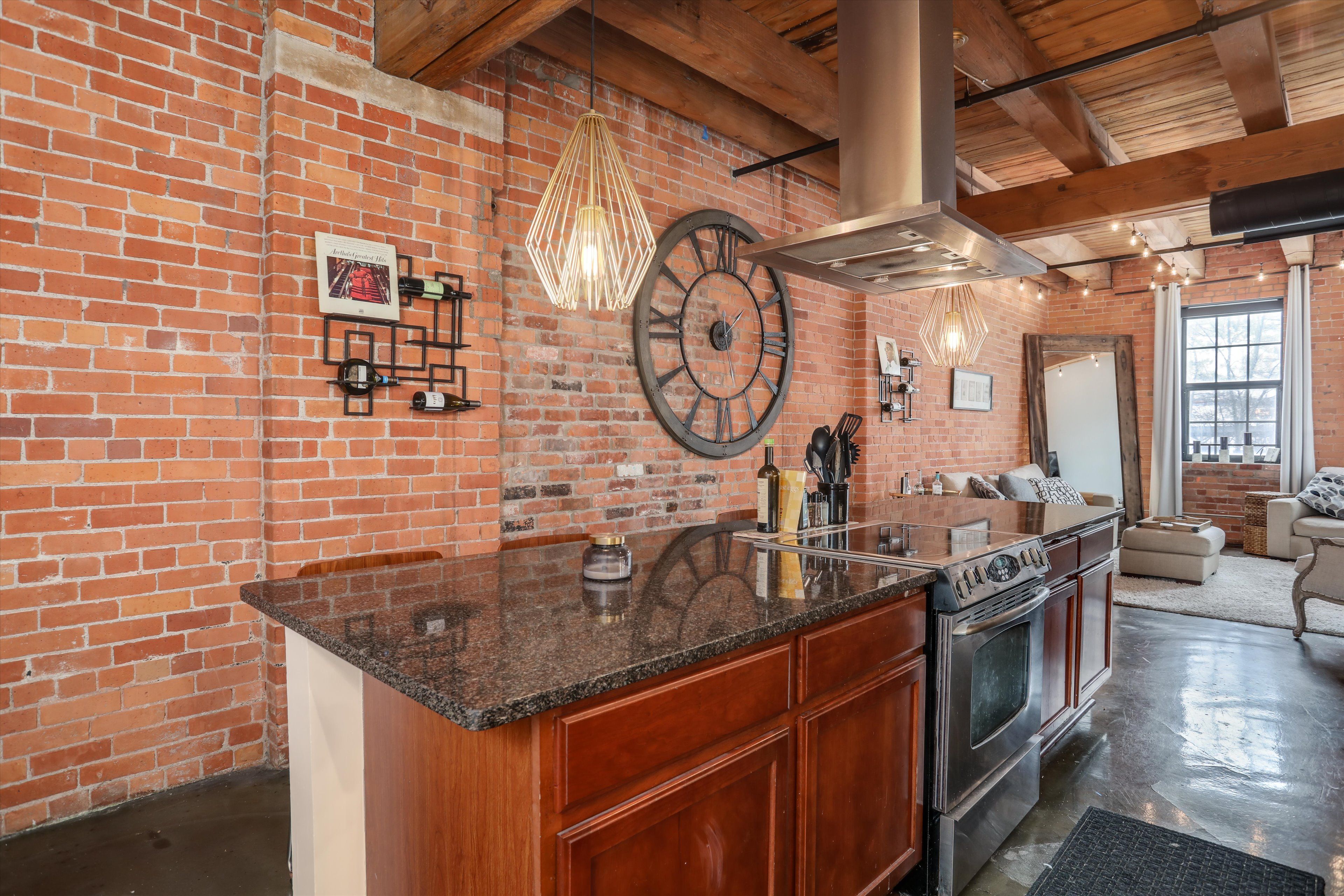 6533 E Jefferson Avenue Unit: 115W