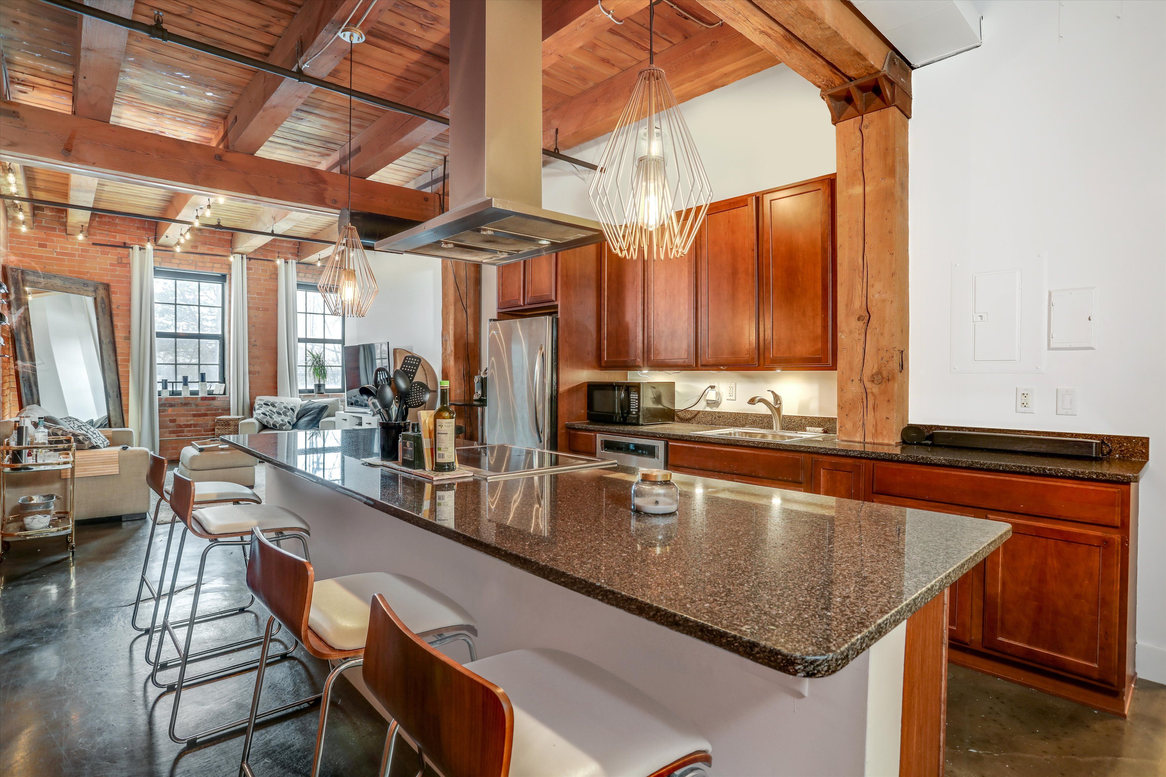 6533 E Jefferson Avenue Unit: 115W