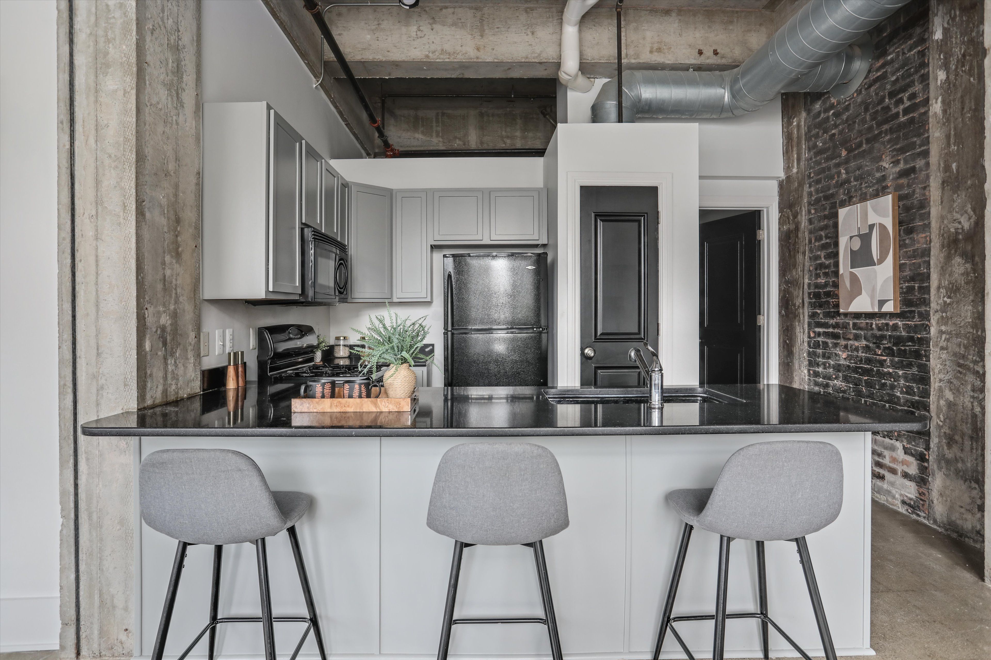 5766 Trumbull Street Unit: 2/102