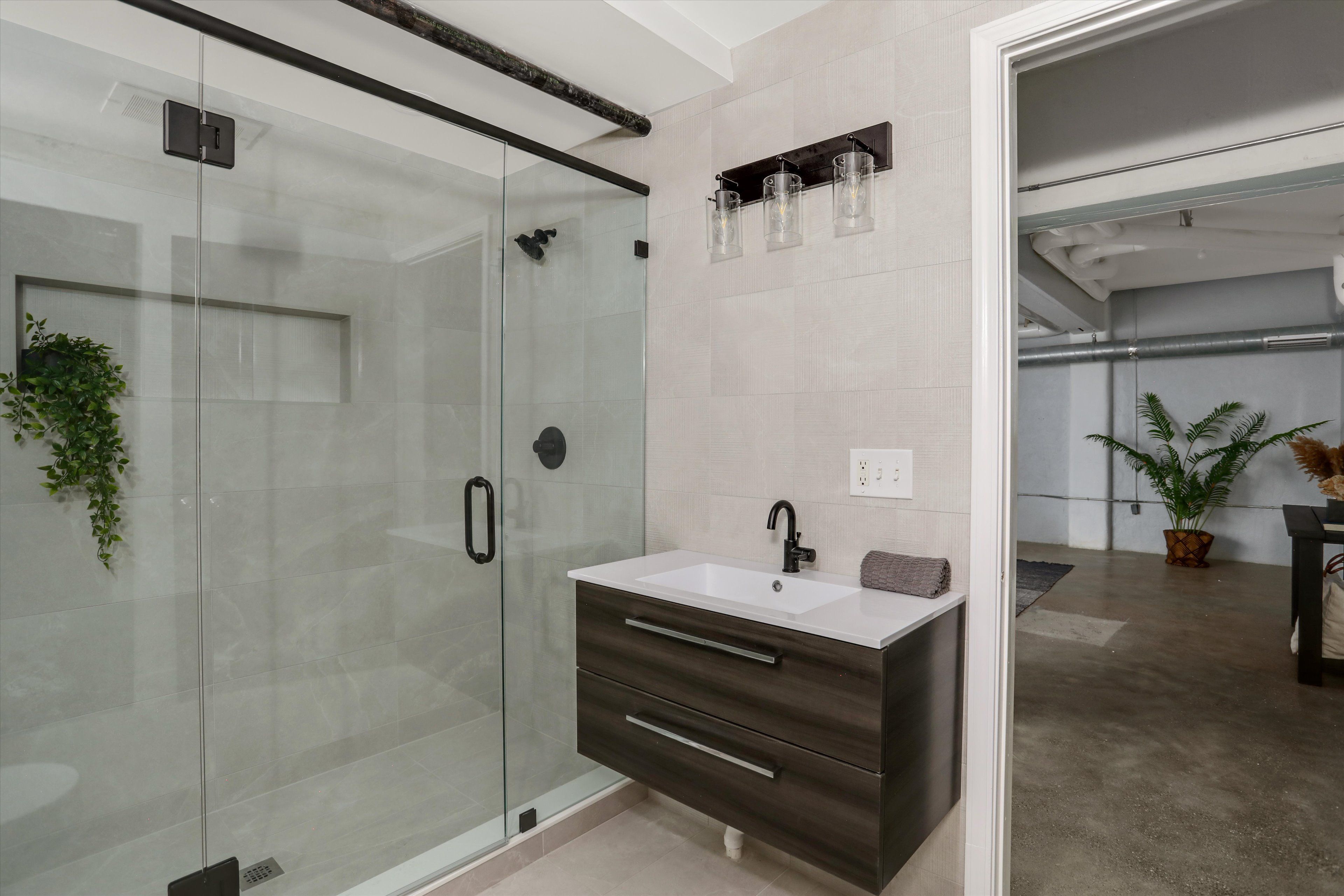 5766 Trumbull Street Unit: 2/102