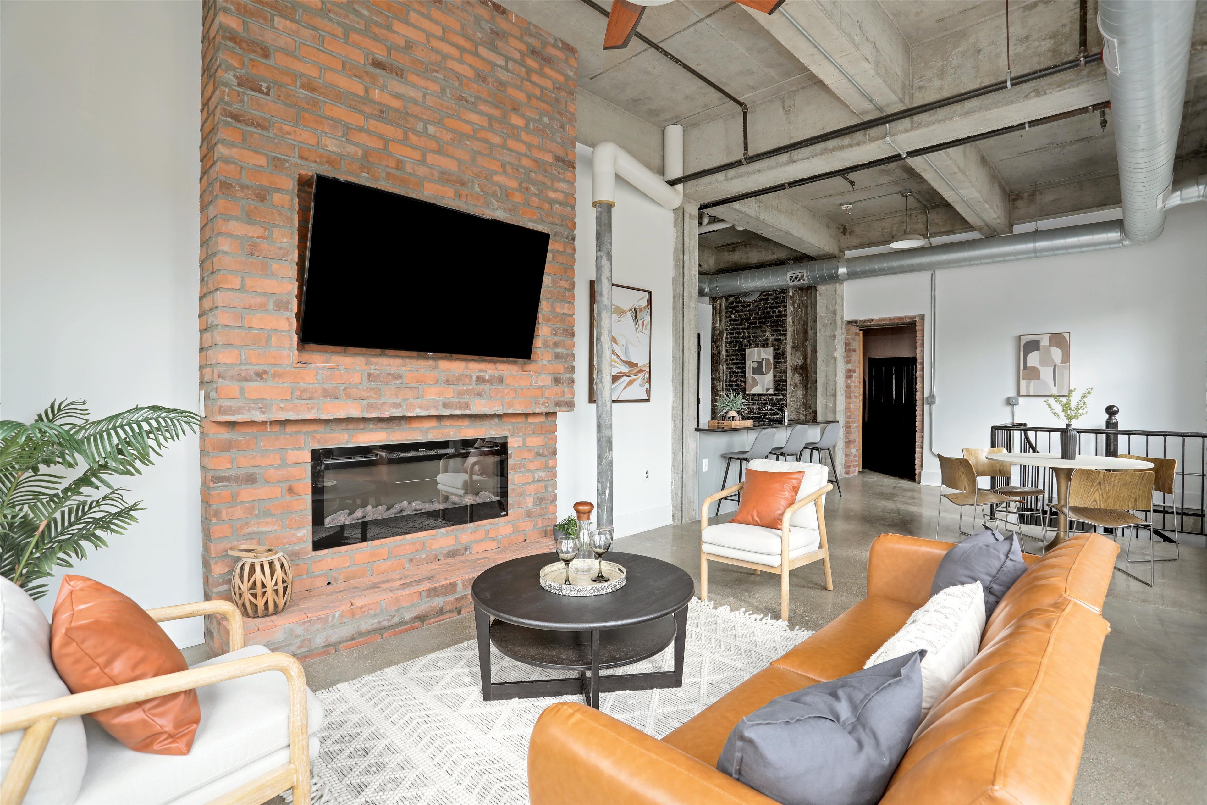 5766 Trumbull Street Unit: 2/102