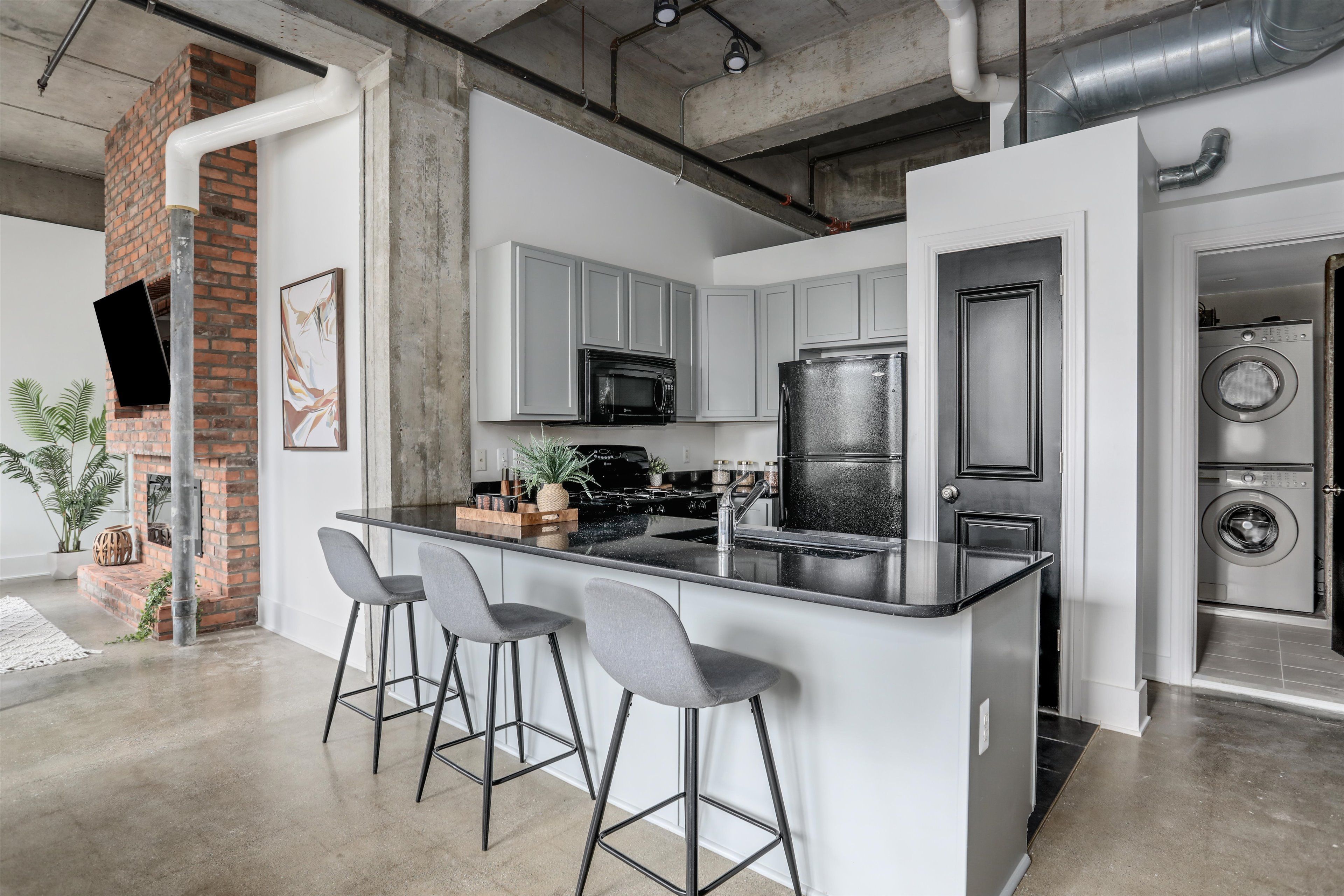 5766 Trumbull Street Unit: 2/102