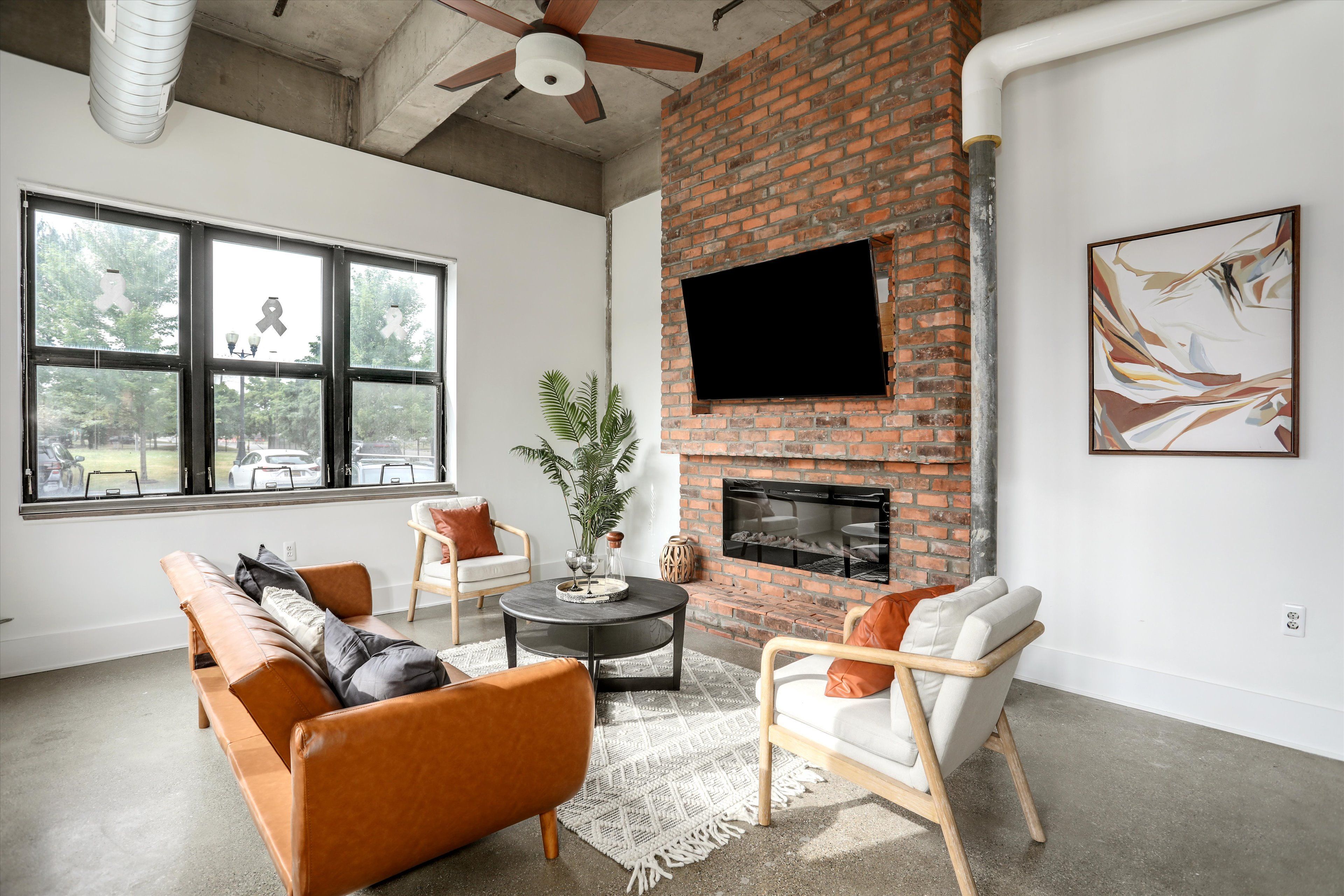 5766 Trumbull Street Unit: 2/102