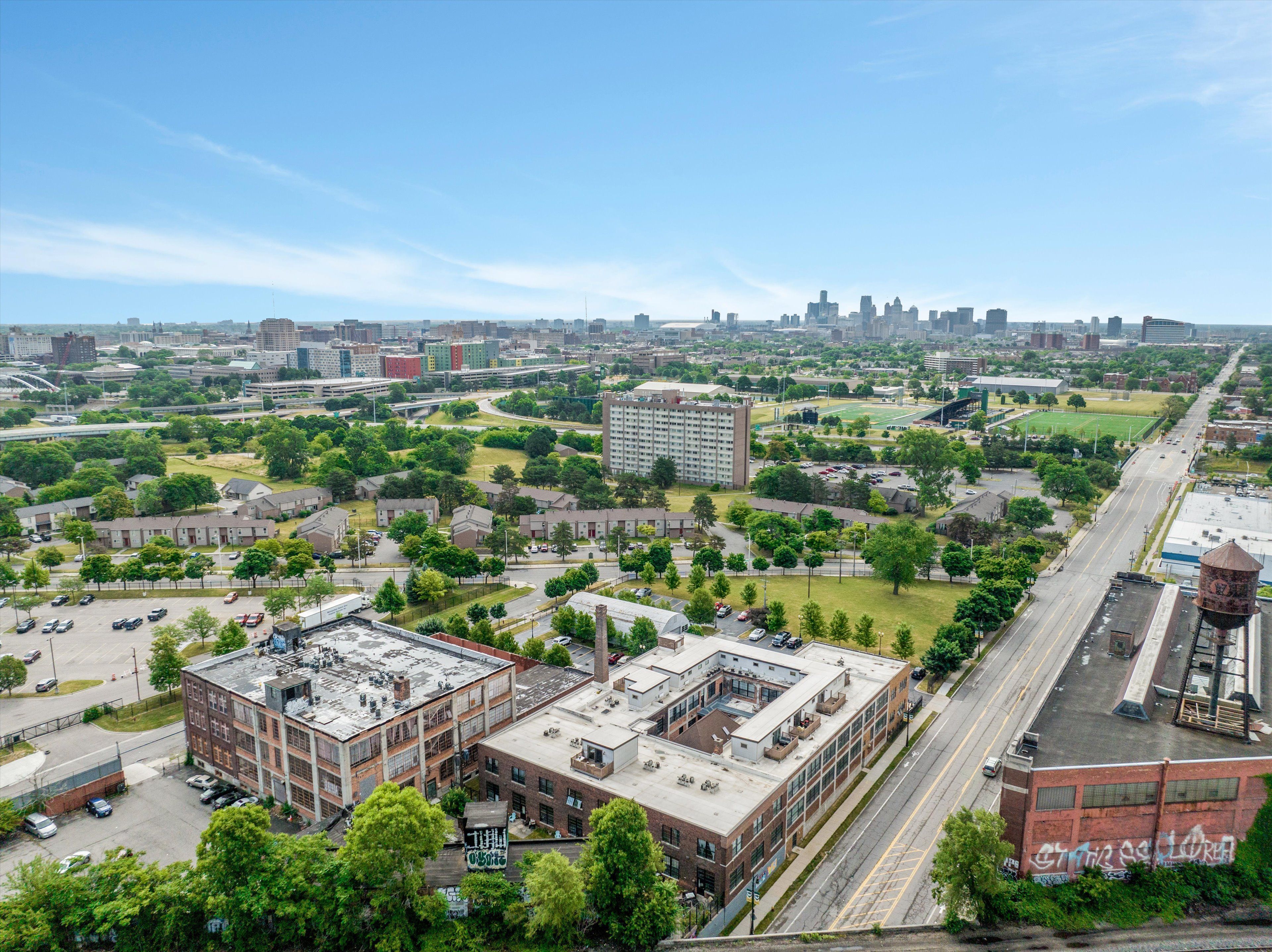 5766 Trumbull Street Unit: 2/102