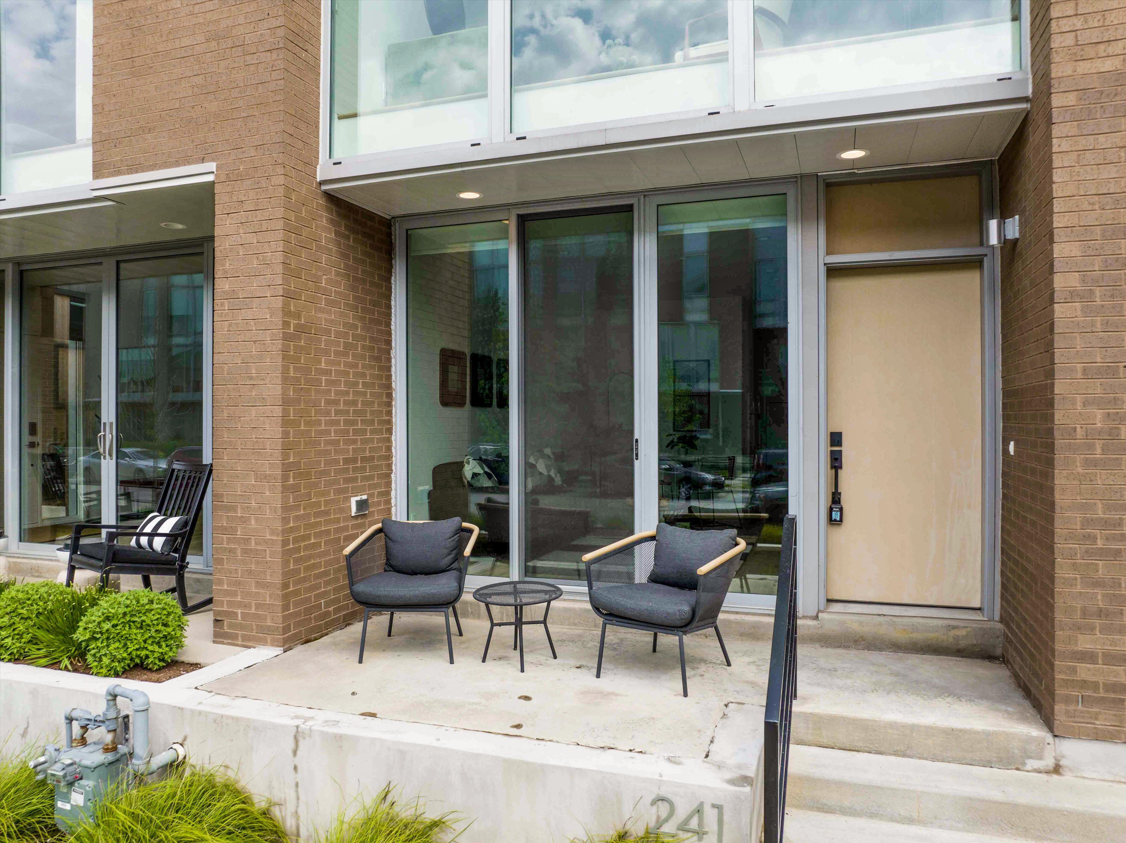 241 Alfred Street Unit: 48