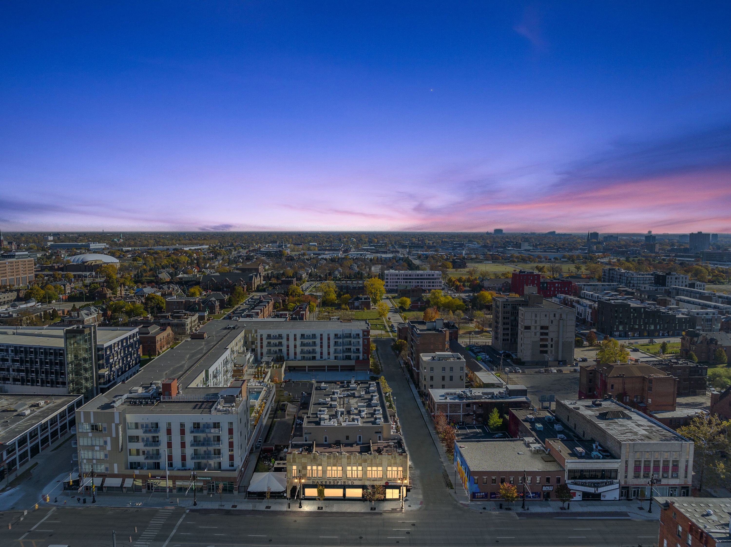 3100  Woodward Unit: 211