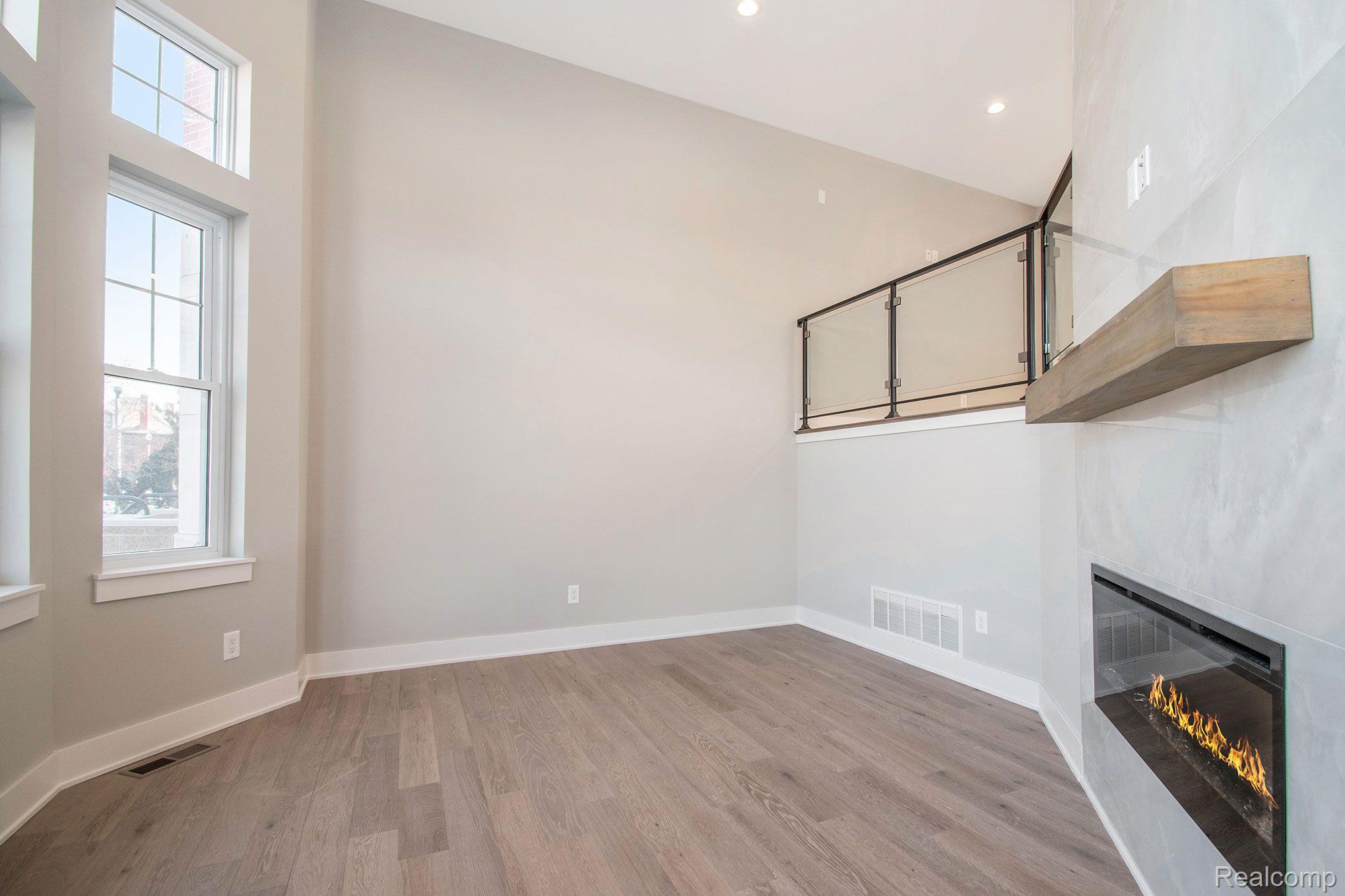 240  Erskine Unit: 24