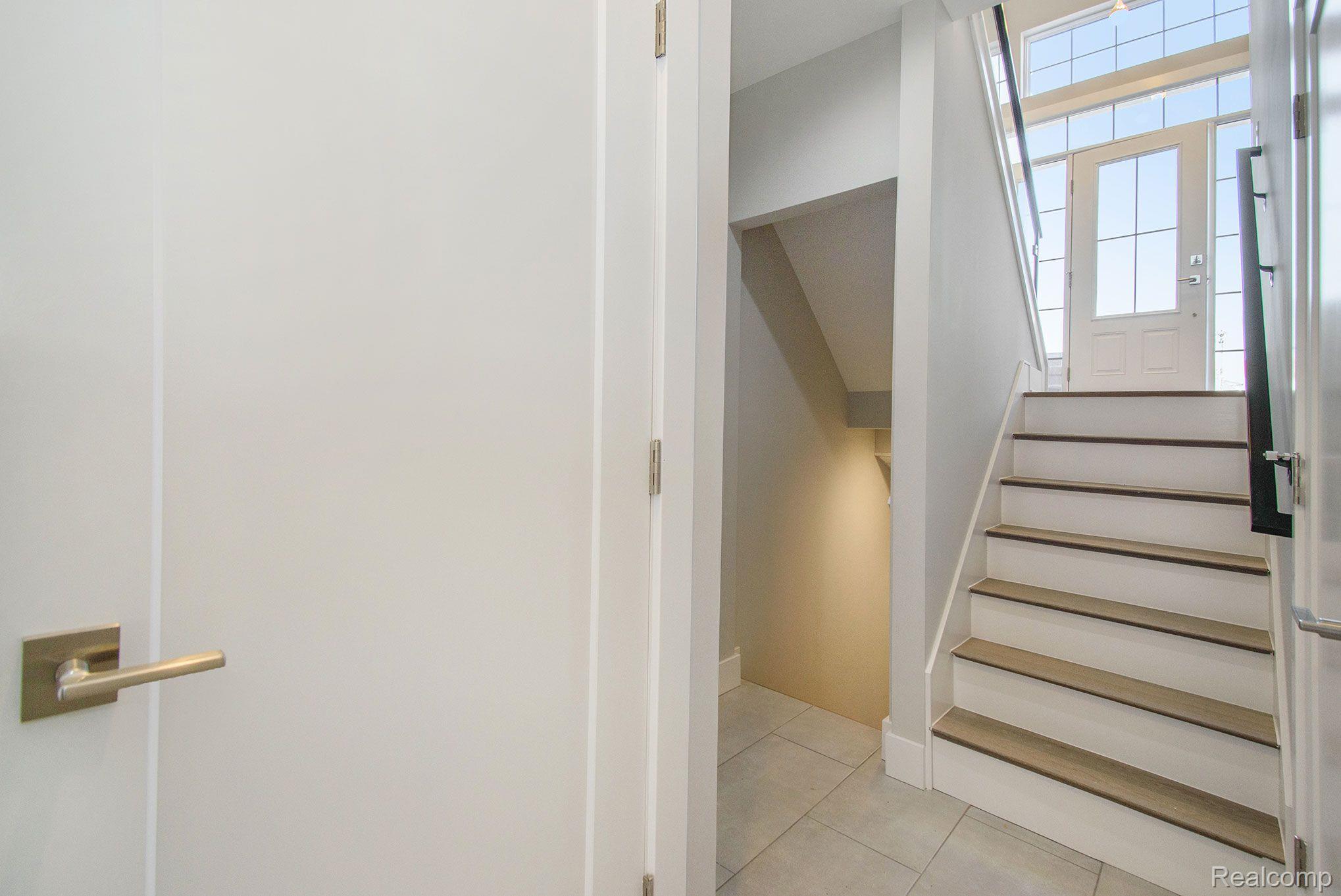 240  Erskine Unit: 24