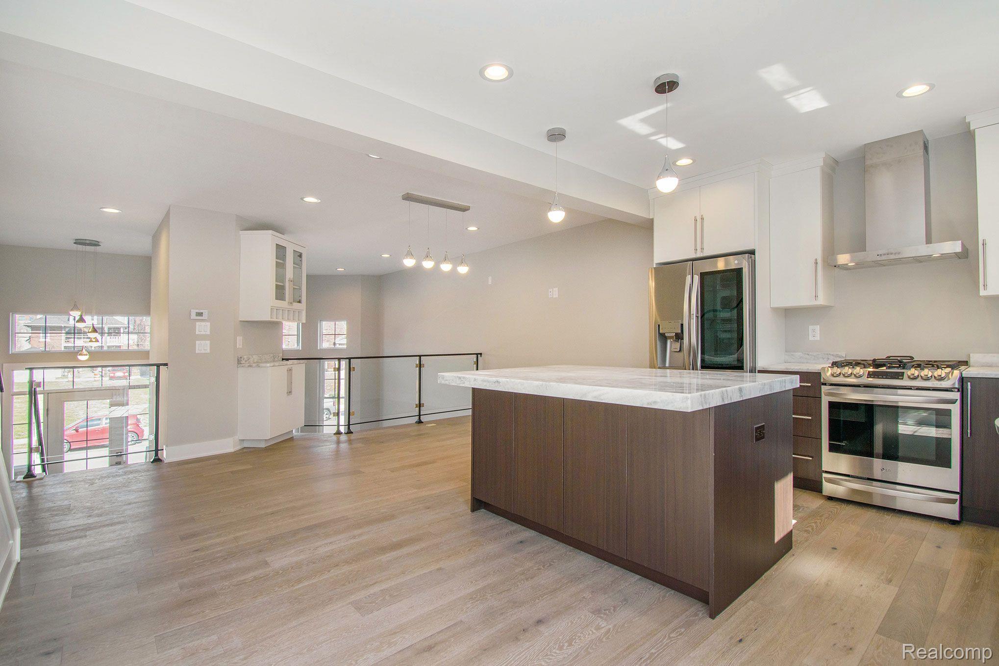 240  Erskine Unit: 24