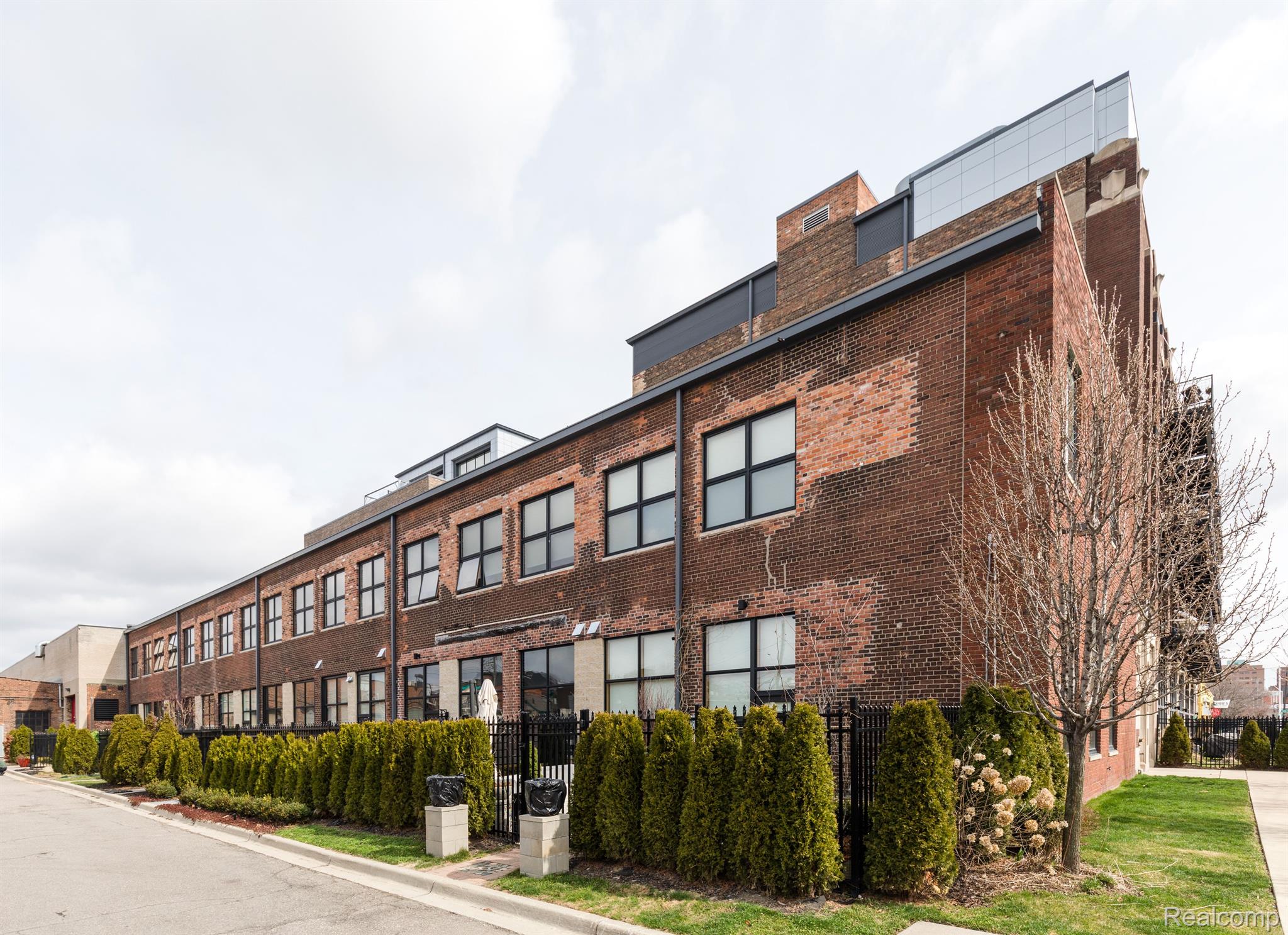 444 W WILLIS Street Unit: 401