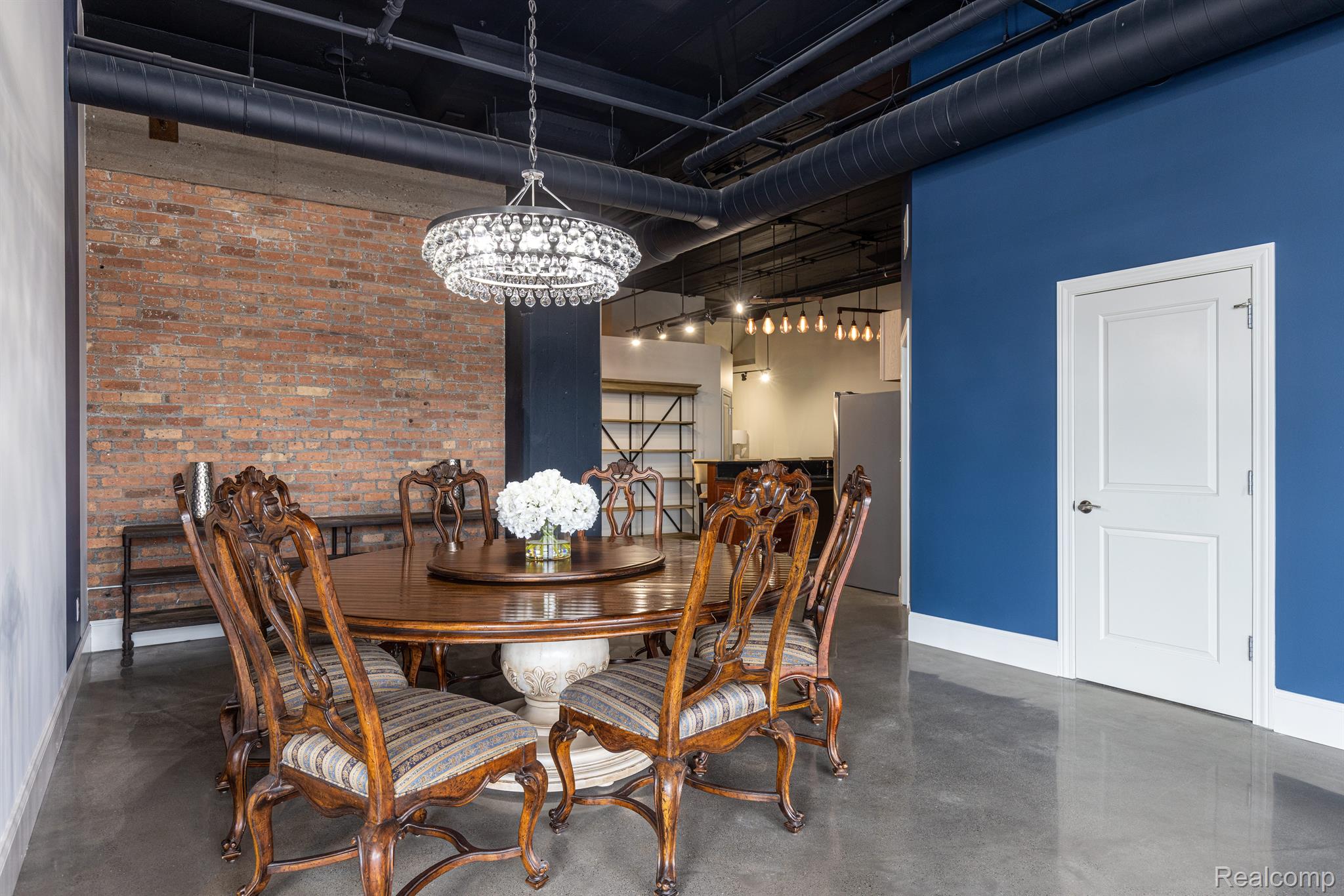 444 W WILLIS Street Unit: 401