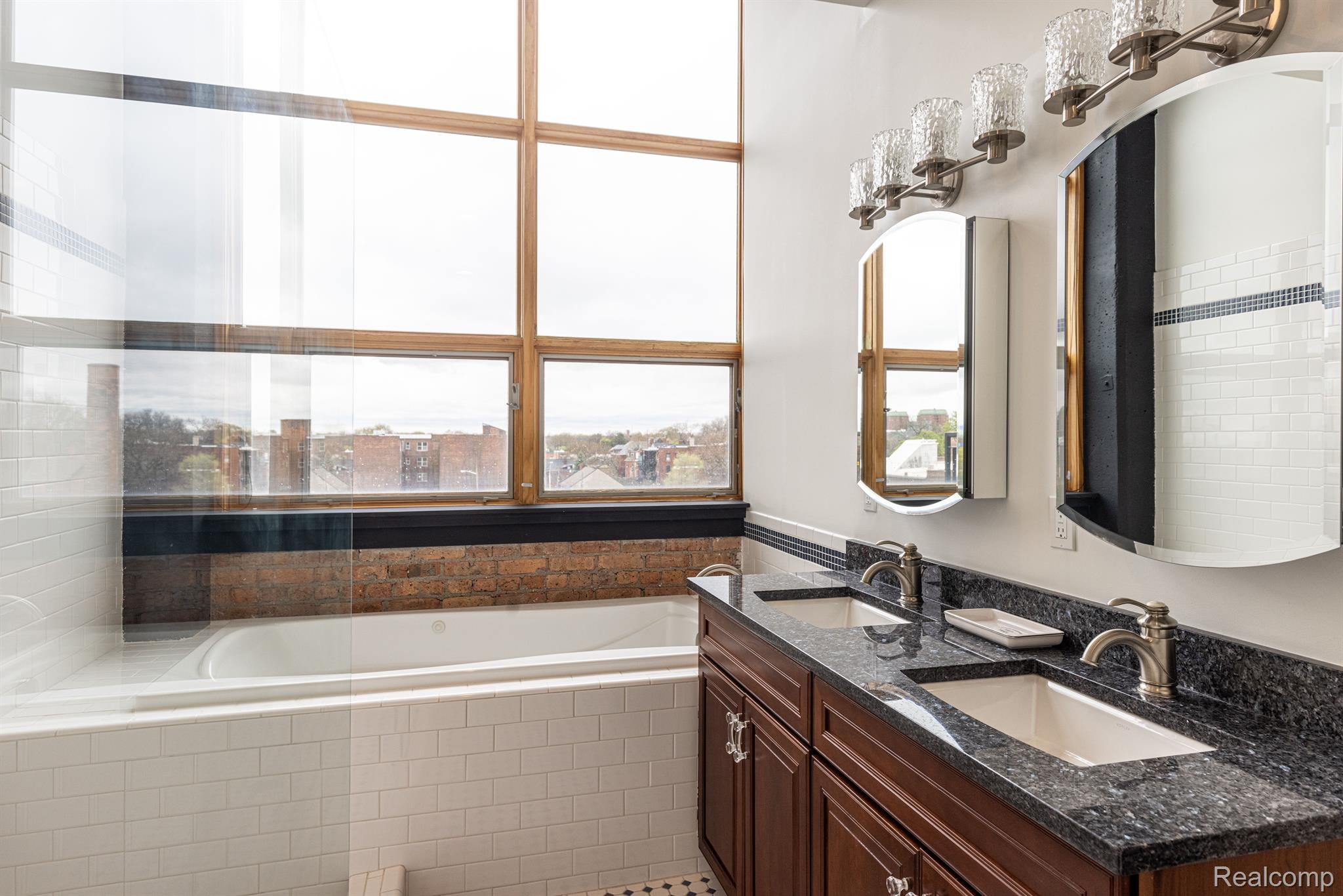 444 W WILLIS Street Unit: 401