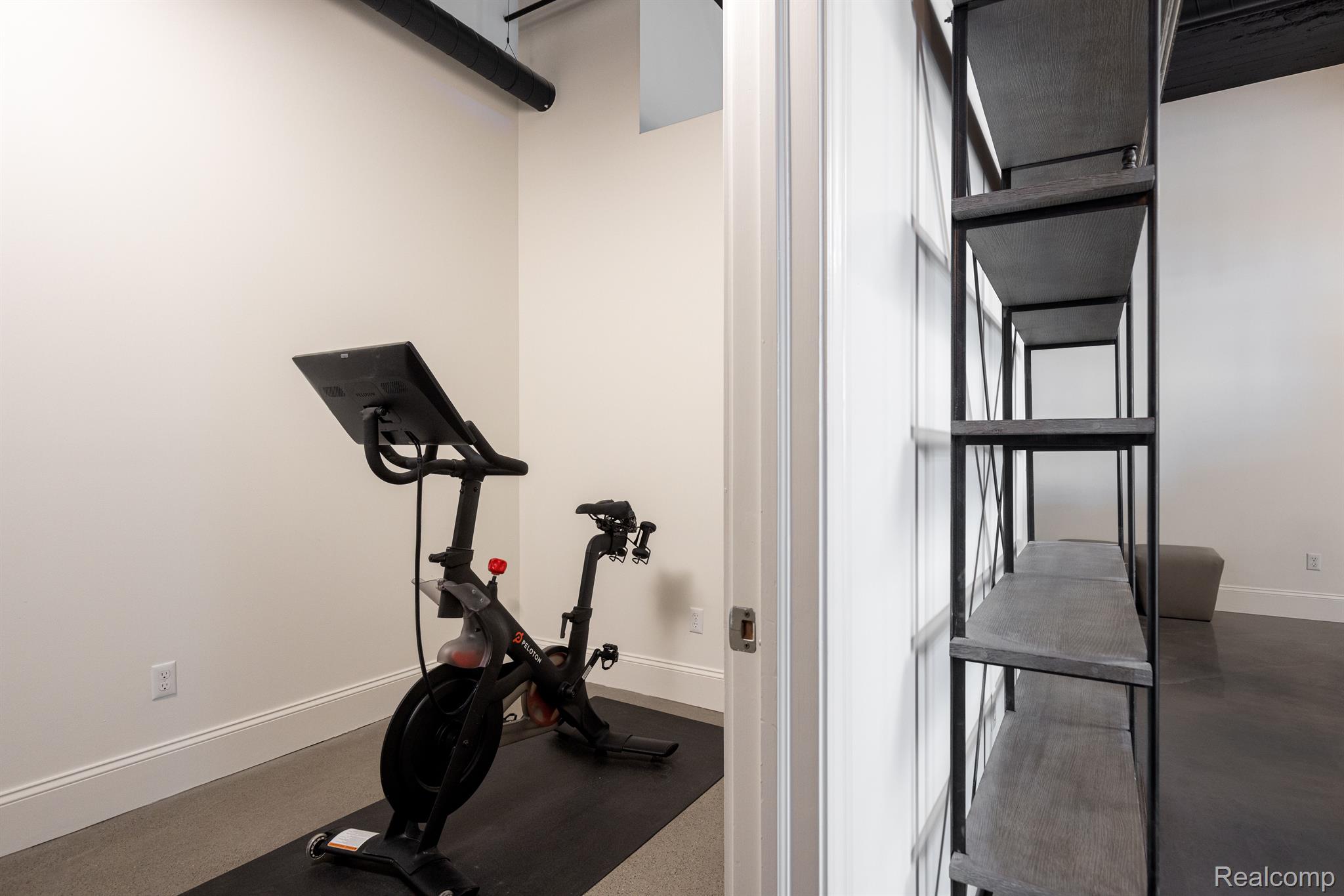 444 W WILLIS Street Unit: 401