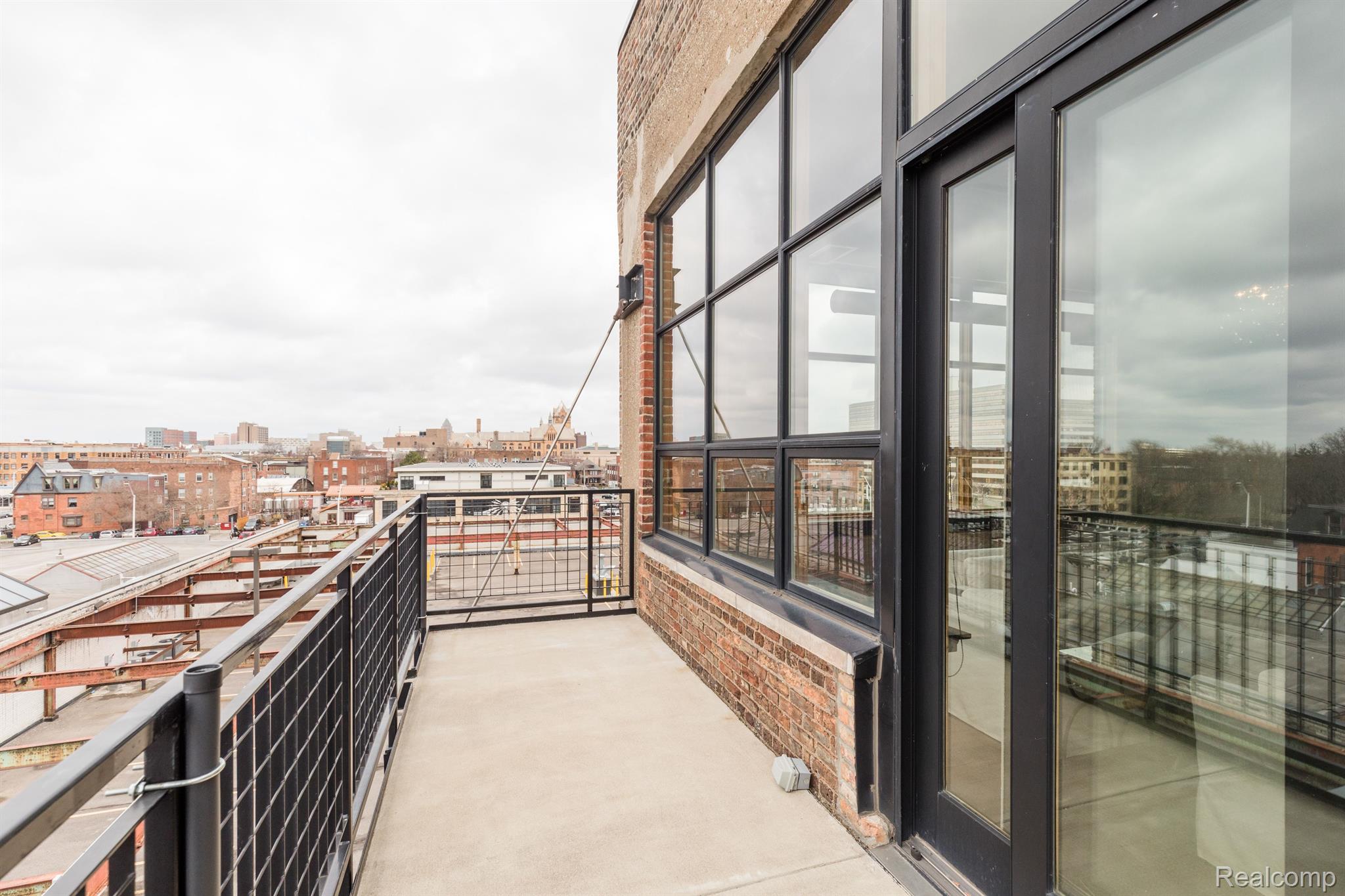 444 W WILLIS Street Unit: 401