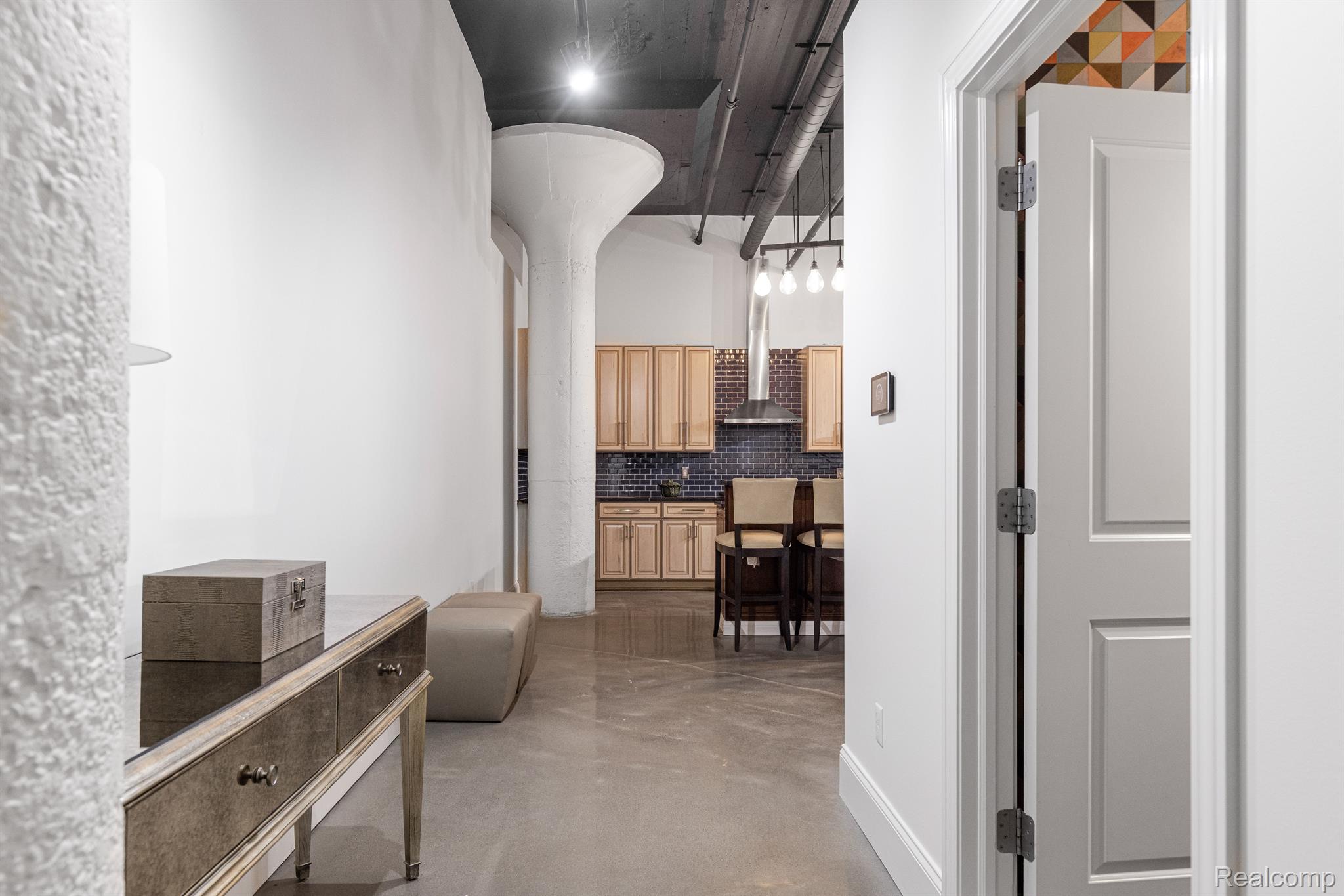 444 W WILLIS Street Unit: 401