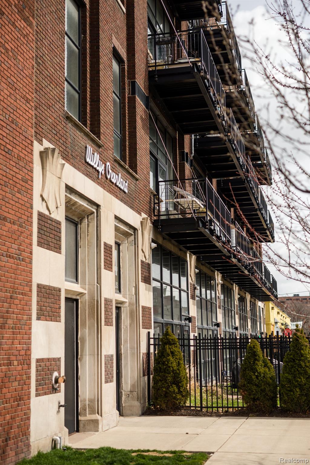 444 W WILLIS Street Unit: 401